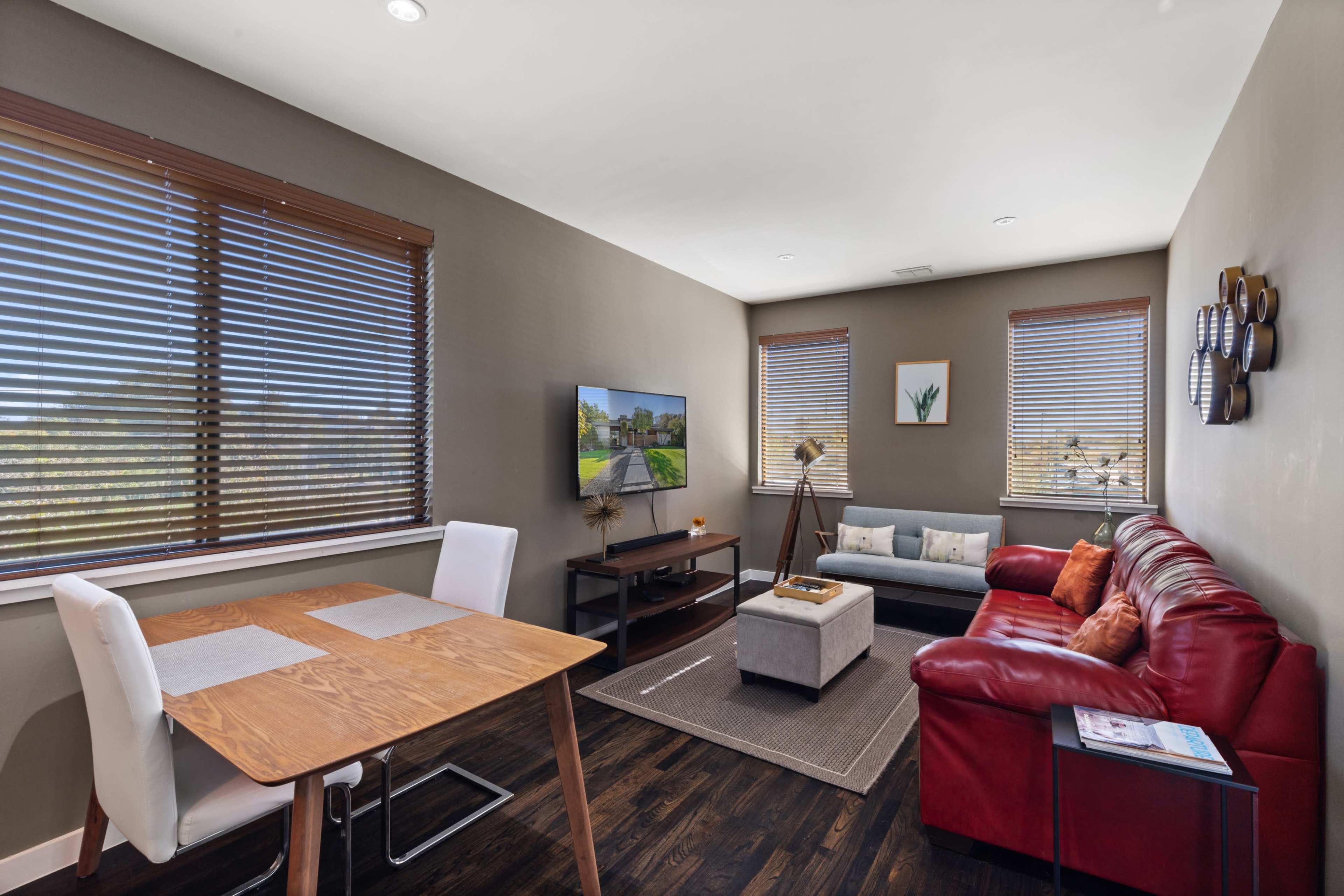 Luxury Mid-century Modern Apartment in Preston Hollow Image in Northwest Dallas, Dallas, TX