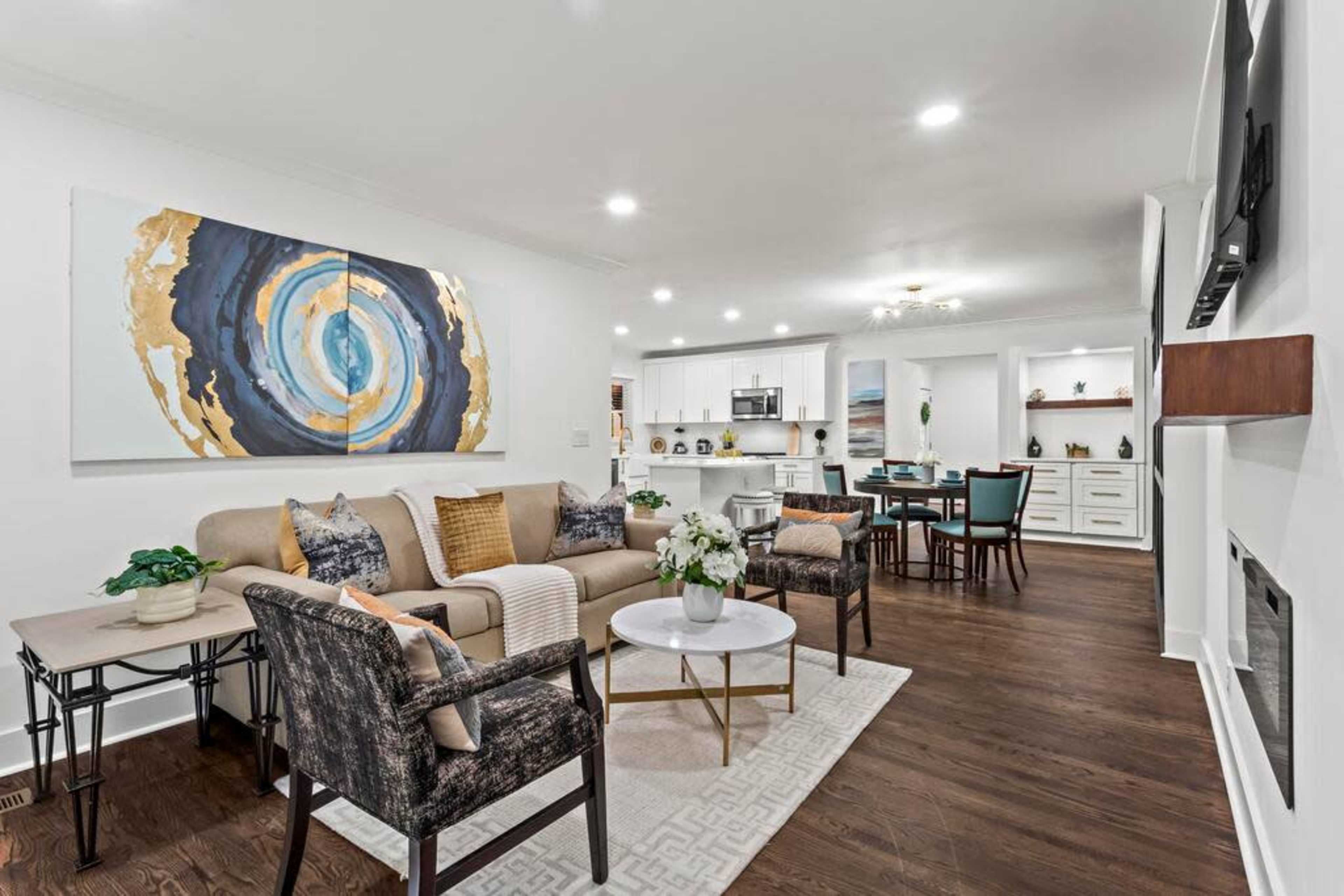Enchanted outdoor oasis in smyrna close to Lockheed Image in Fair Oaks, Smyrna, GA