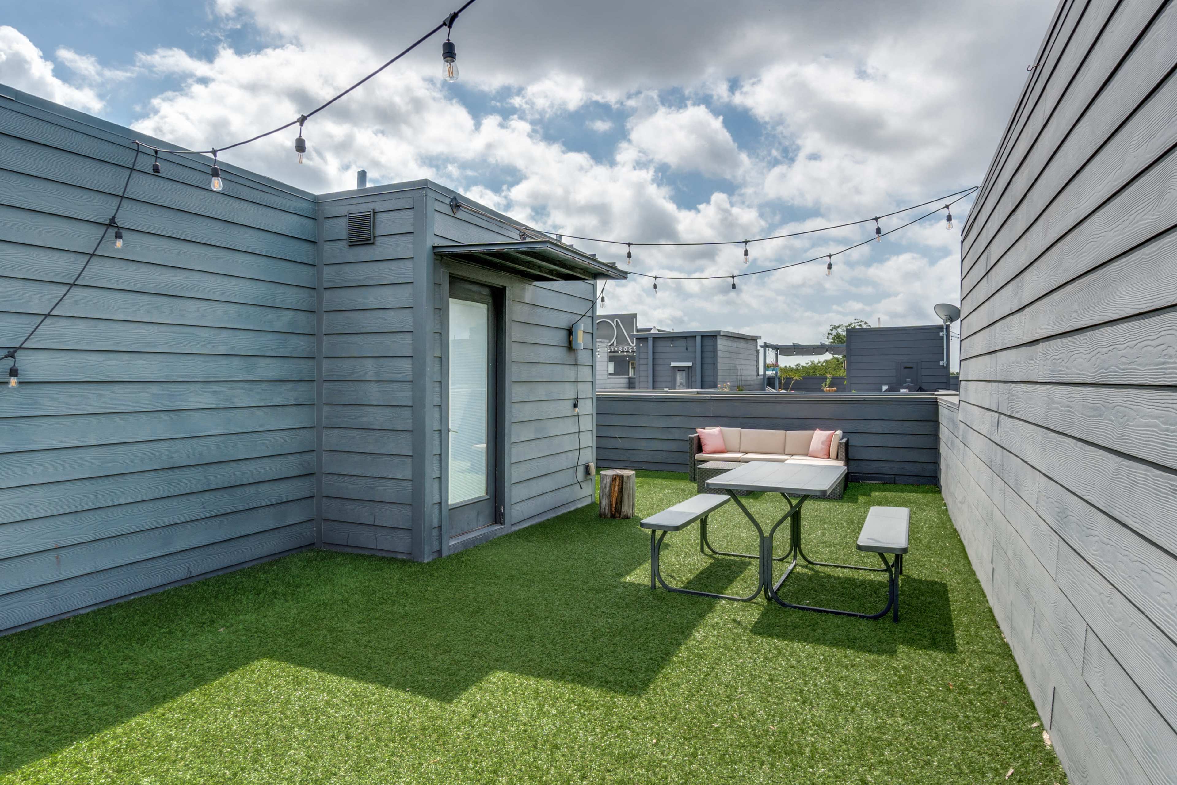 Downtown Dallas Modern home + Private Rooftop with Skyline View Image in Old East Dallas, Dallas, TX