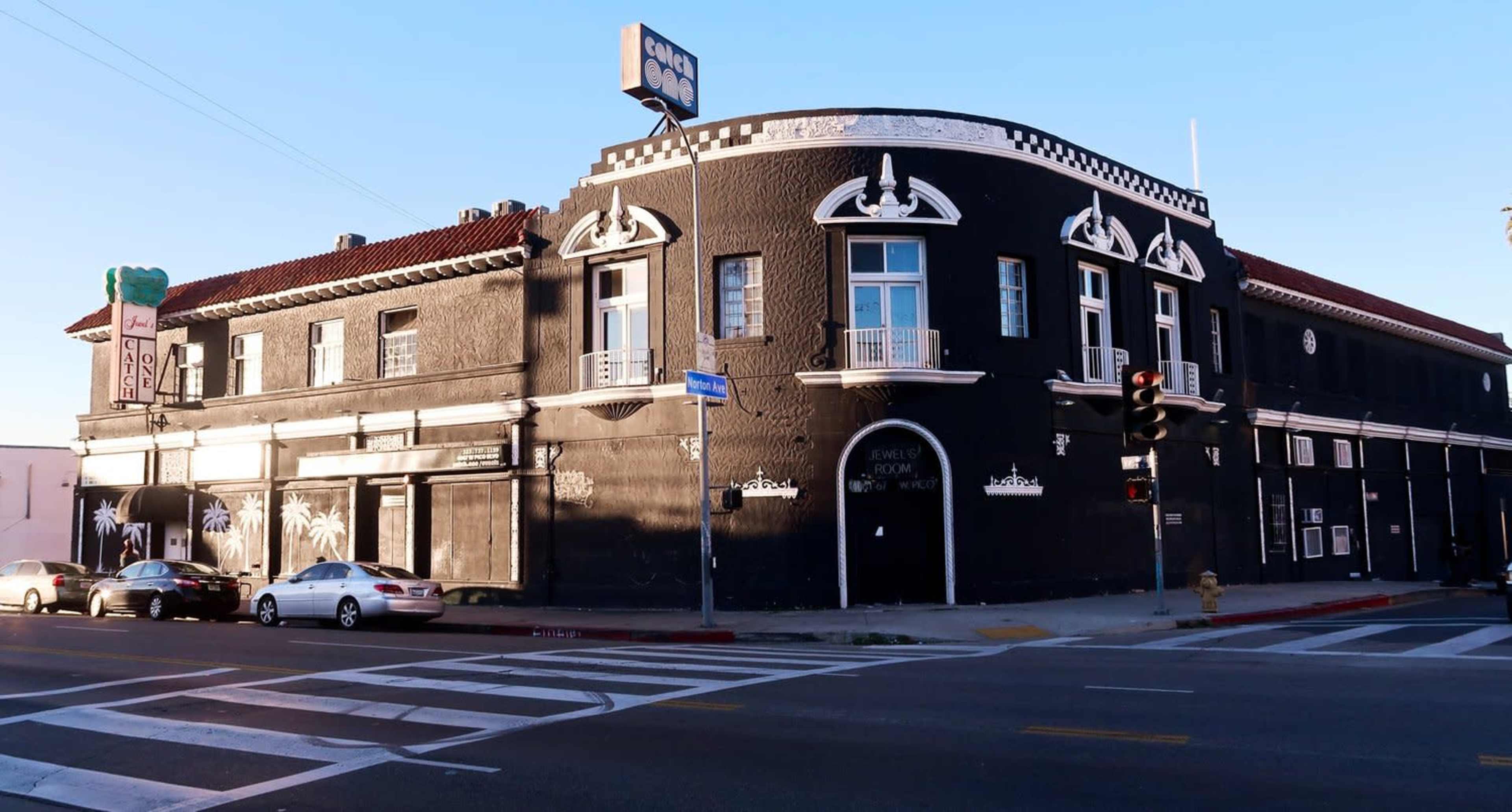 Catch One - Jewels Room Image in Arlington Heights, Los Angeles, CA