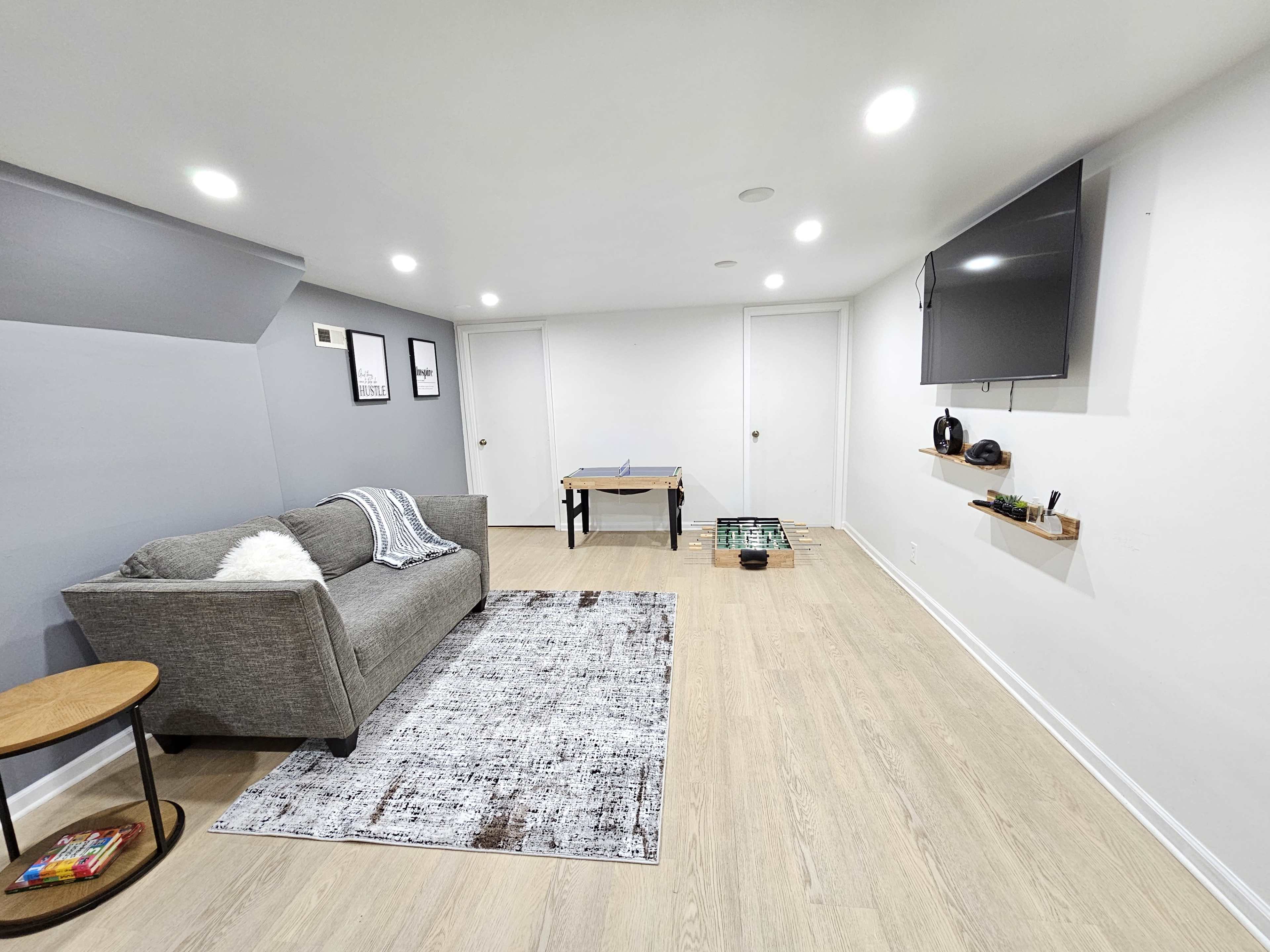Beautiful House for Unique Hosting Image in Waukegan Township, Waukegan, IL