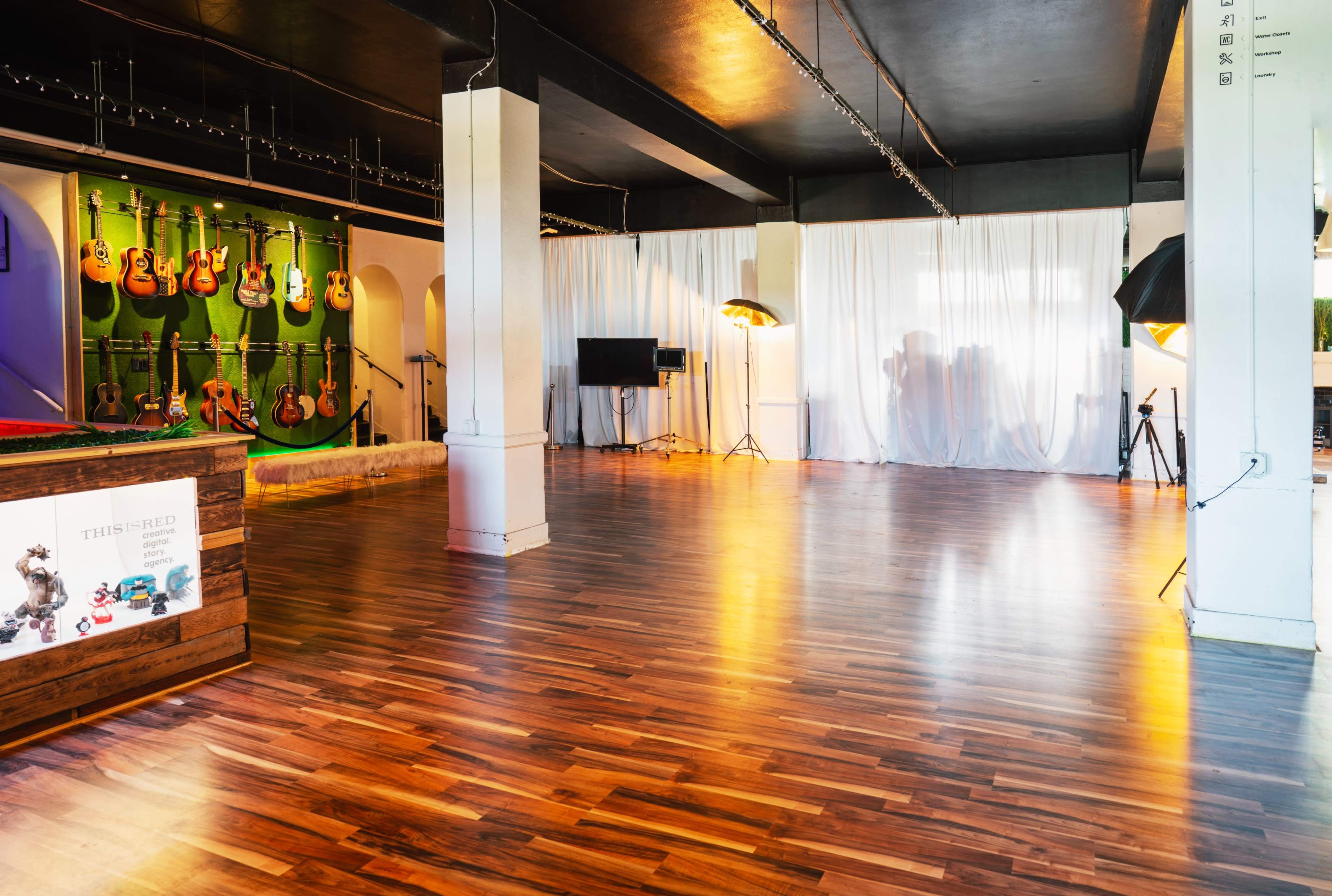 Large Studio with High Ceilings Image in Munhall, Munhall, PA