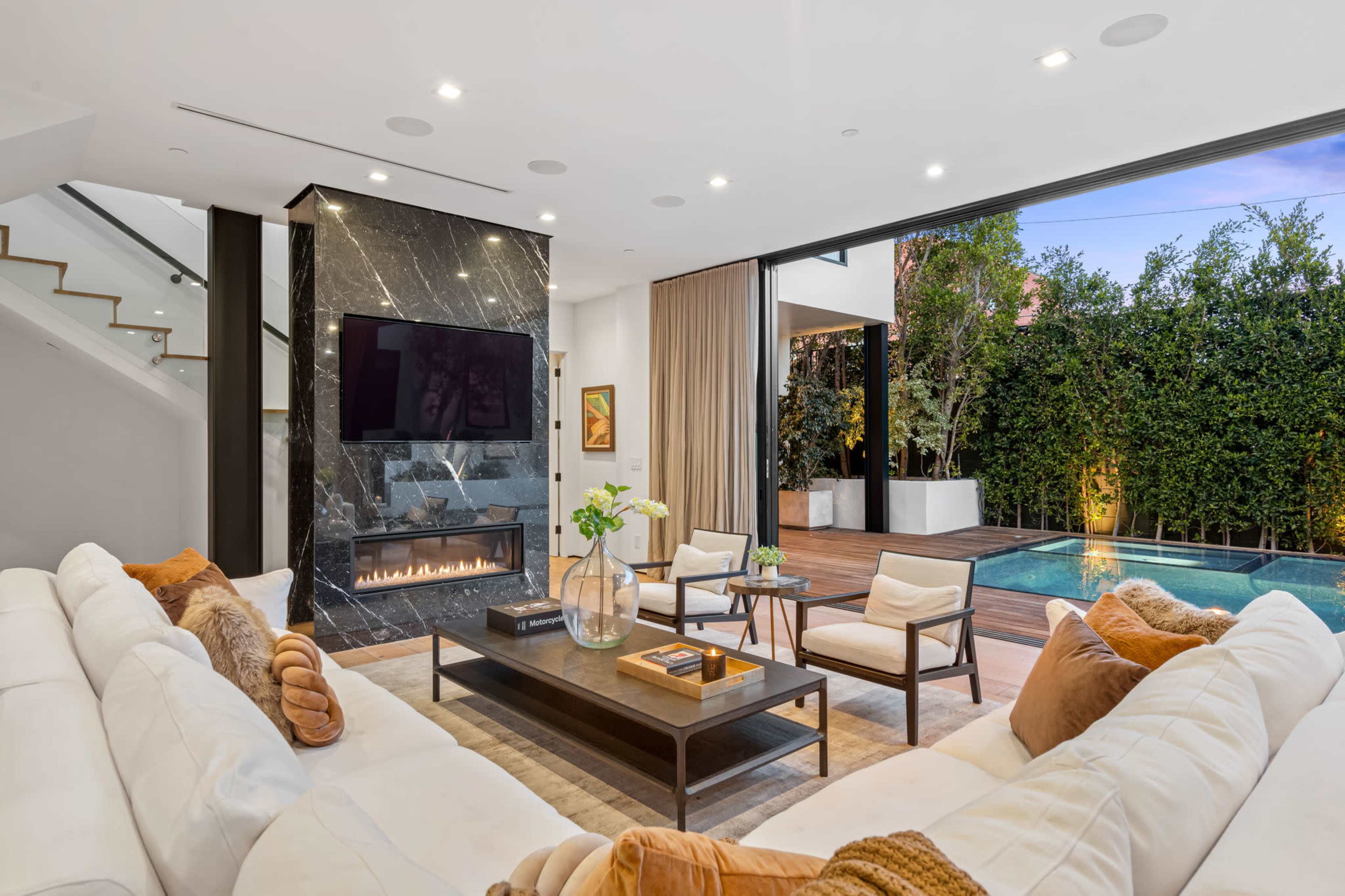 Modern Mansion w/ Pool Courtyard & Contemporary Interior Image in Beverly Grove, Los Angeles, CA
