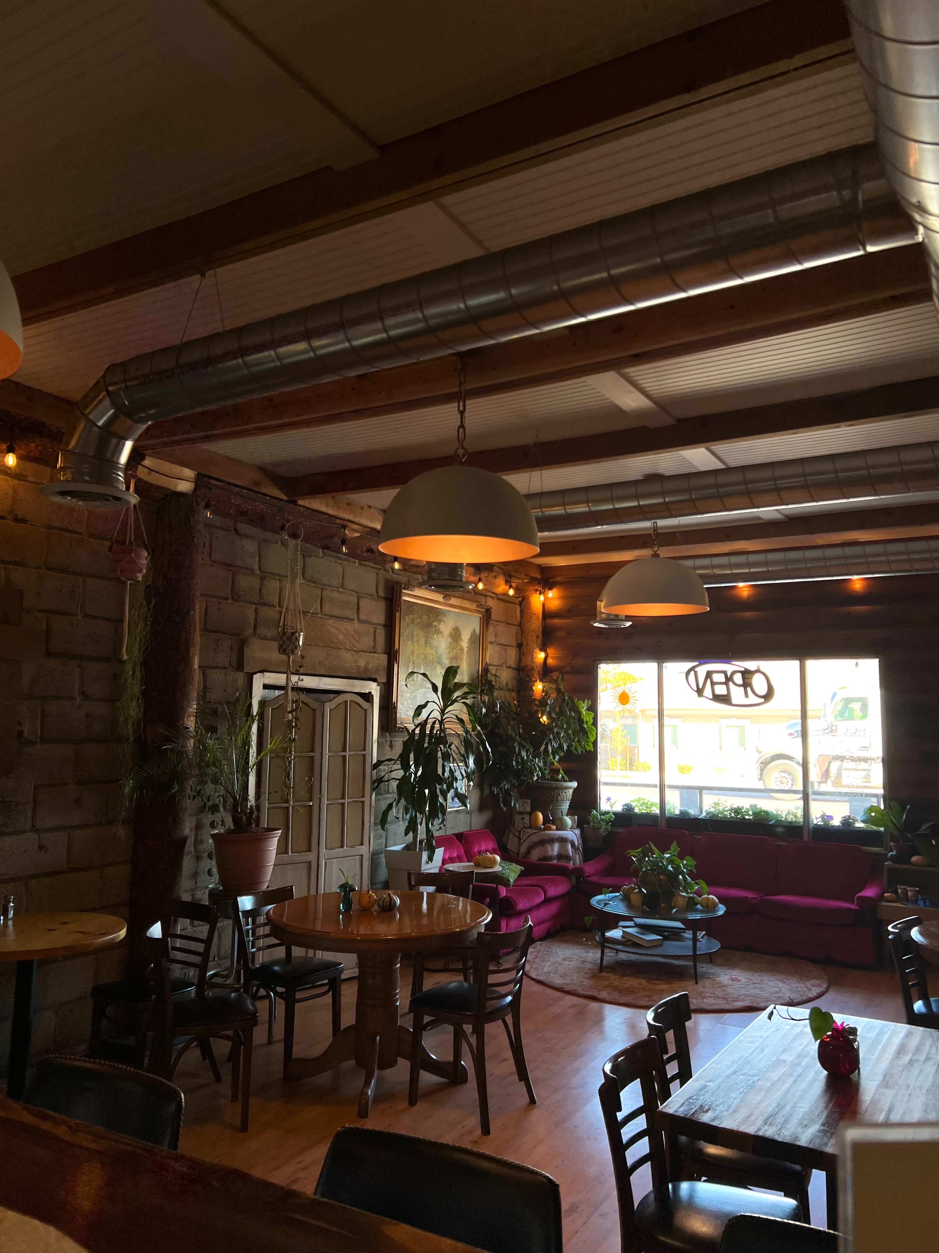 unique and inviting coffee shop dining room Image in Santaquin, santaquin, UT