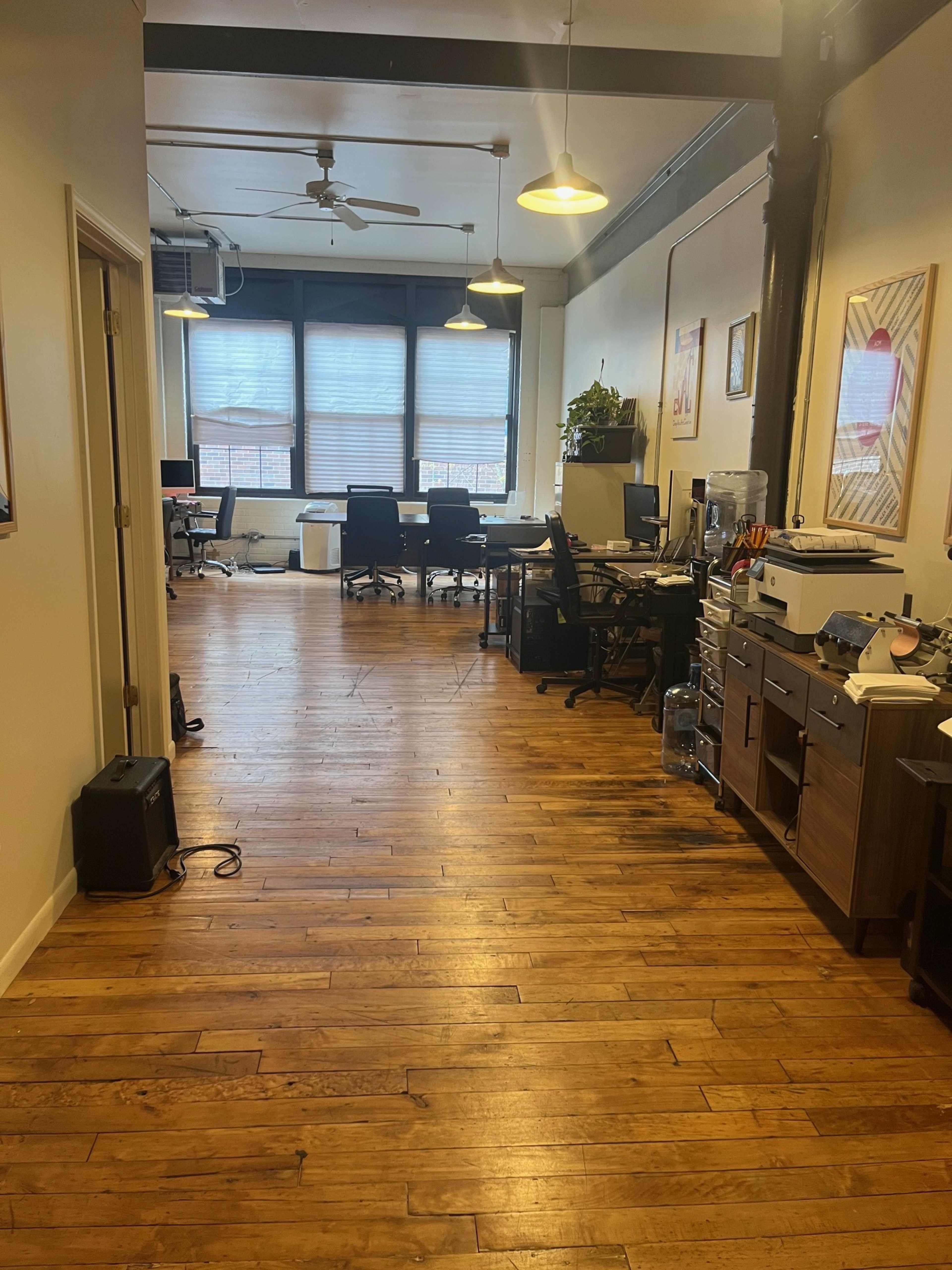 Gorgeous Office to Share with Arts Organization Space with Arts Organization in Ravenswood Image in Ravenswood, Chicago, IL