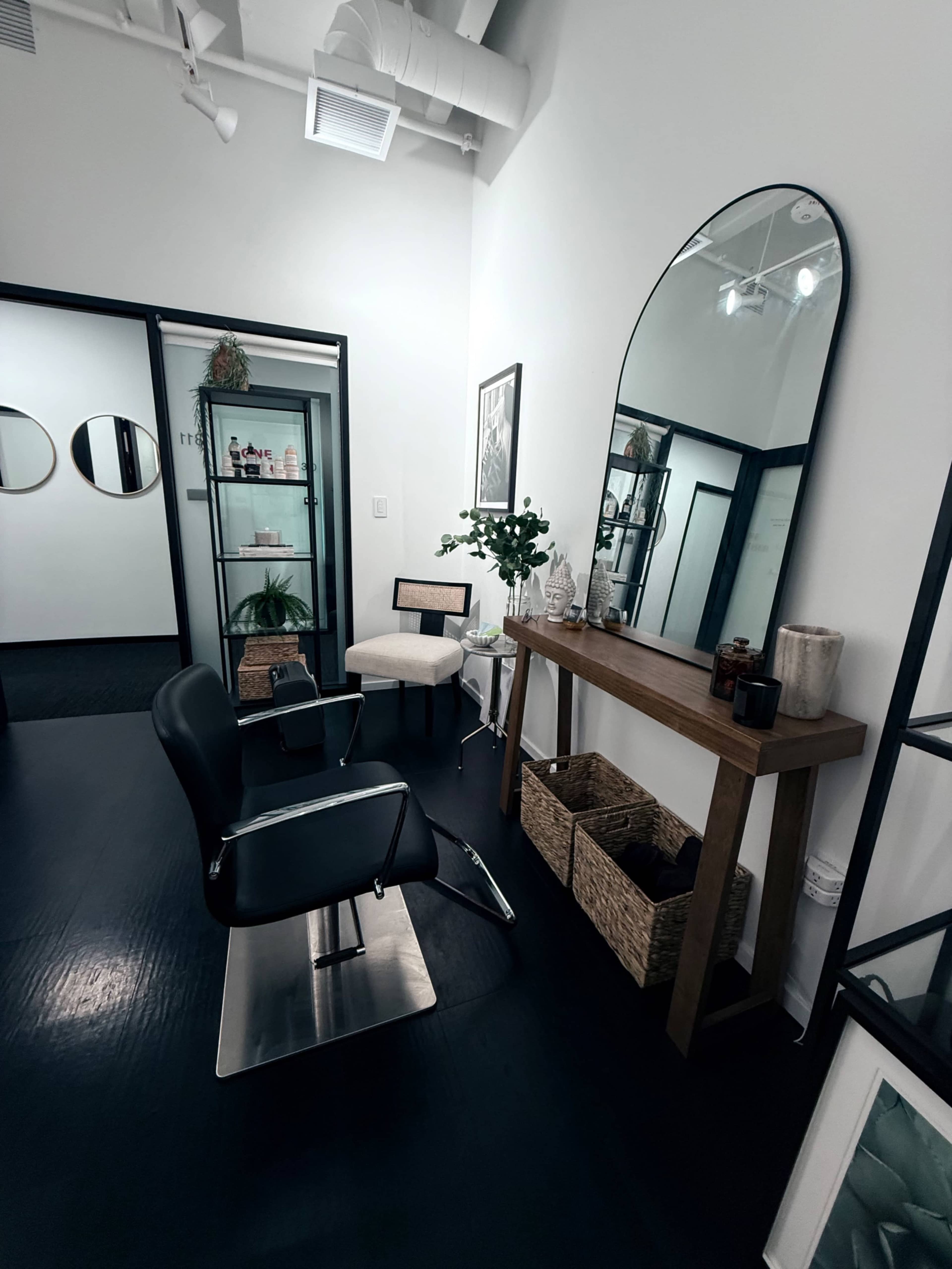 Modern Luxury Private Hair Studio Image in Central LA, West Hollywood, CA