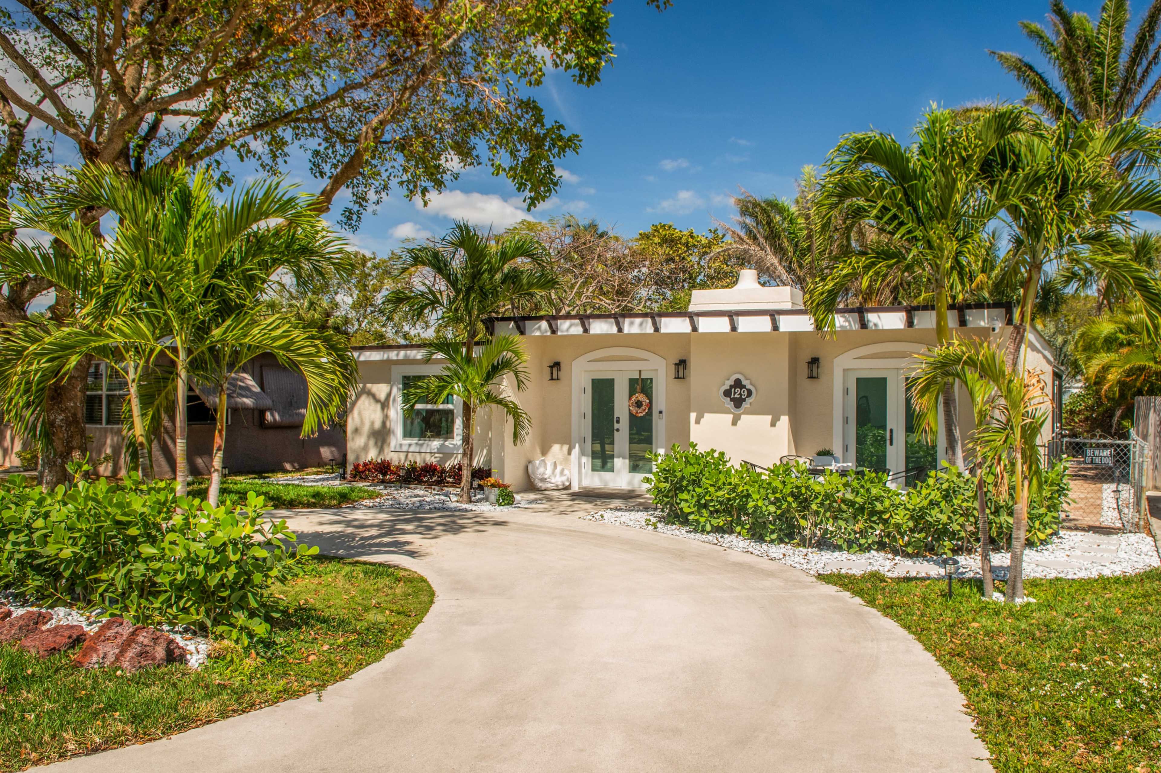 The Cove South Palm Beach Image in East Central Boulevard, Lantana, FL