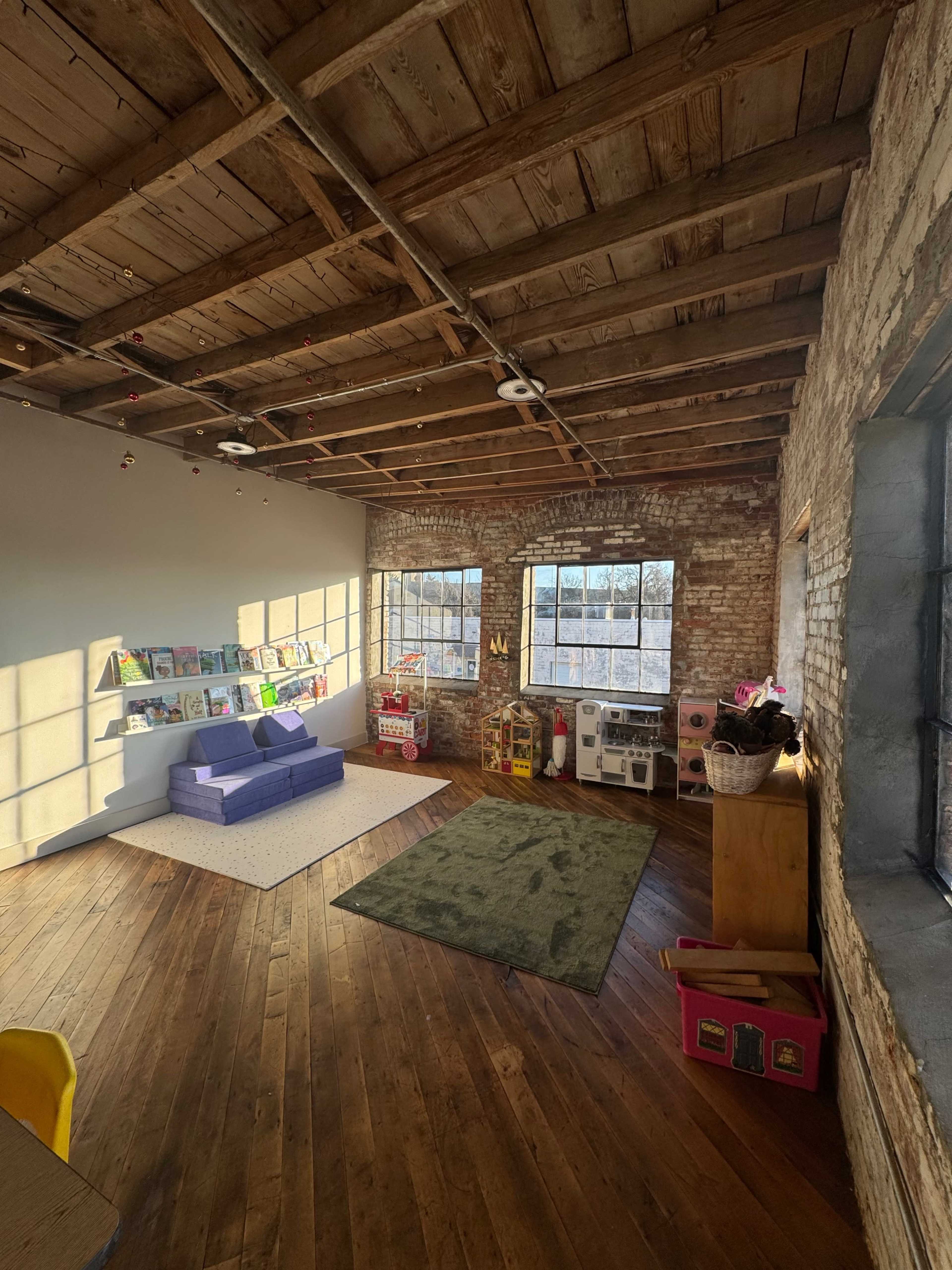 Downtown Classroom/Art Studio in Industrial Building Image in Pittsburgh, Atlanta, GA