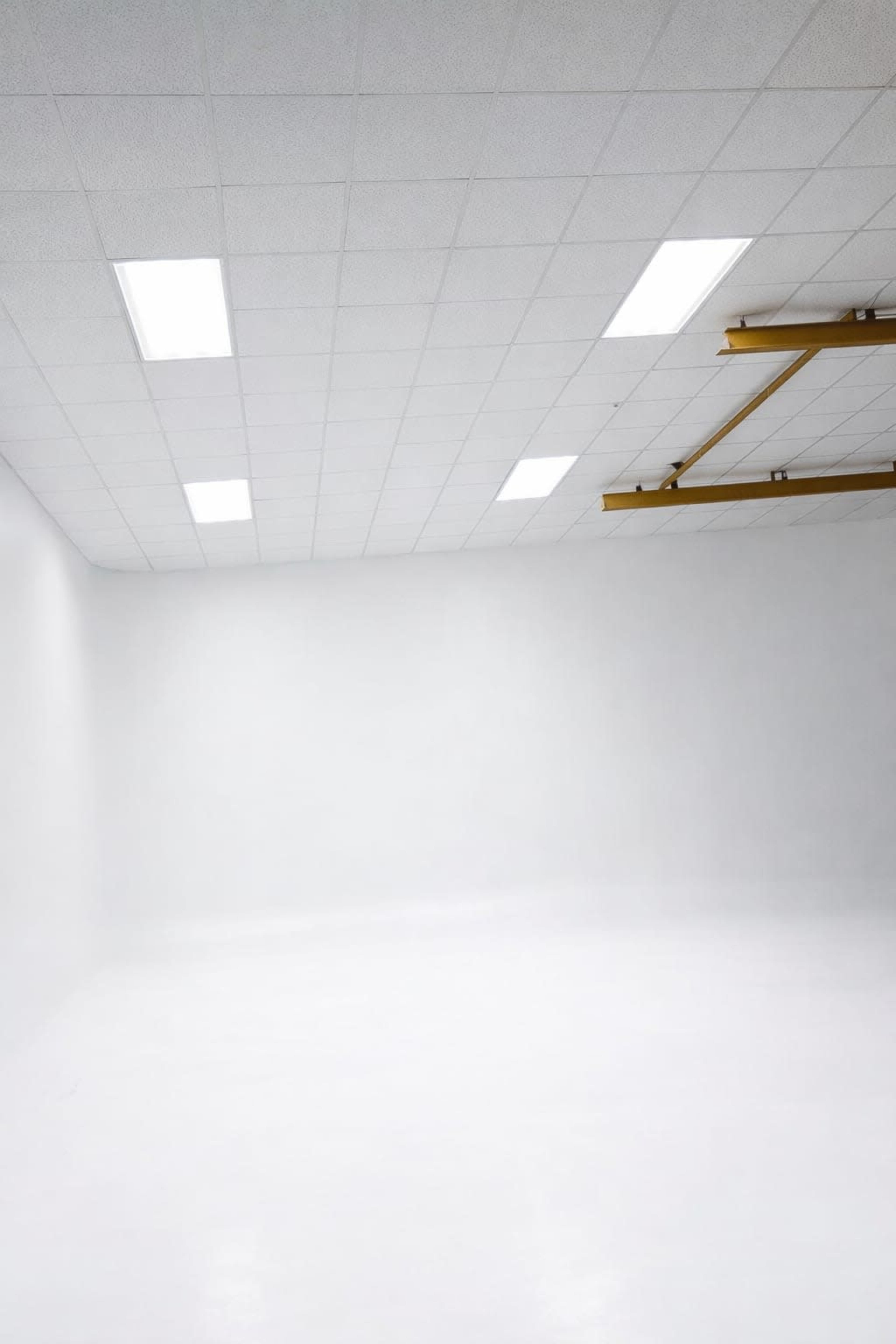 Warehouse 860 Image in South Meadows, Hartford, CT