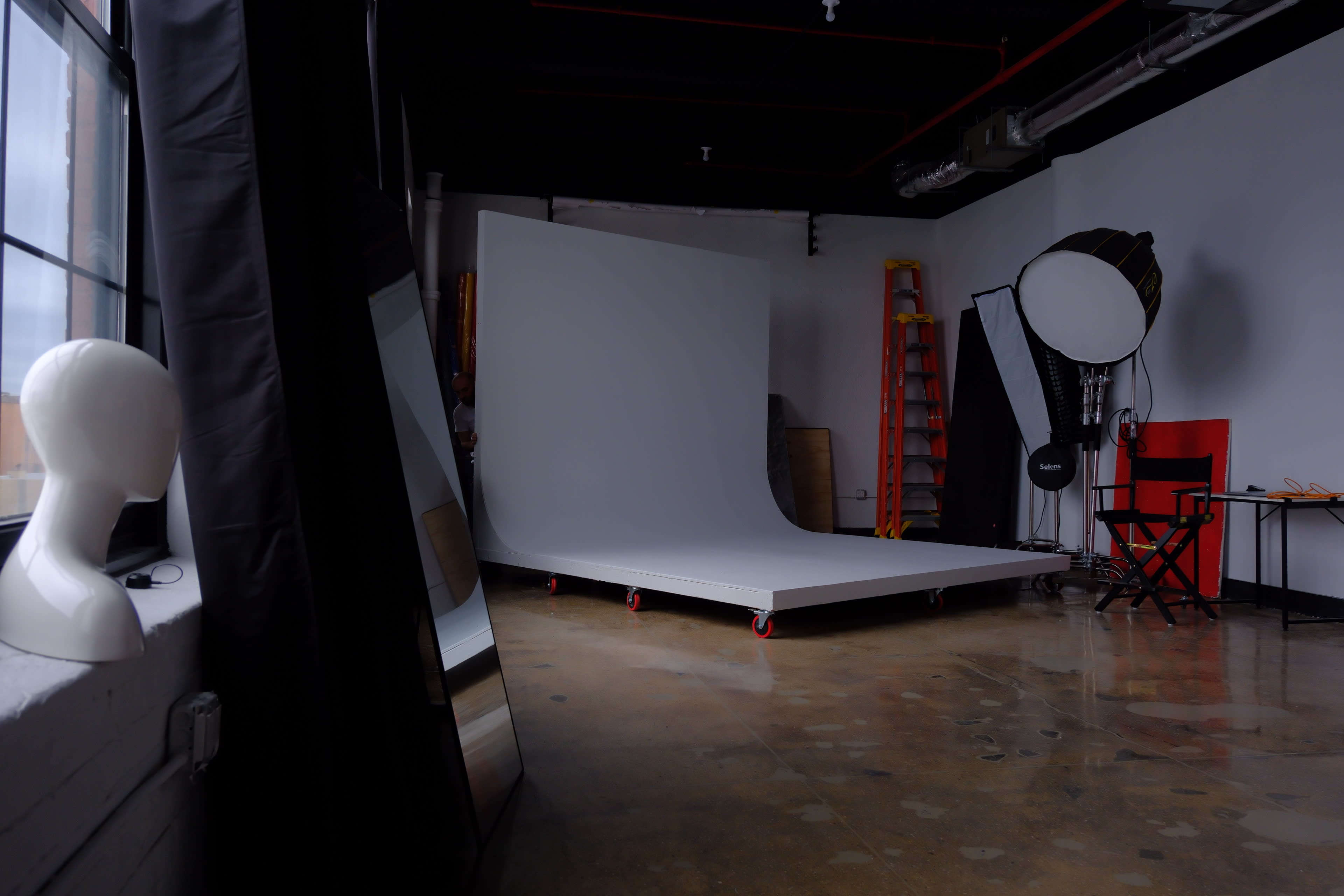 Daylight Studio with Movable Cyclorama and Blackout Option Image in Bushwick, Brooklyn, NY