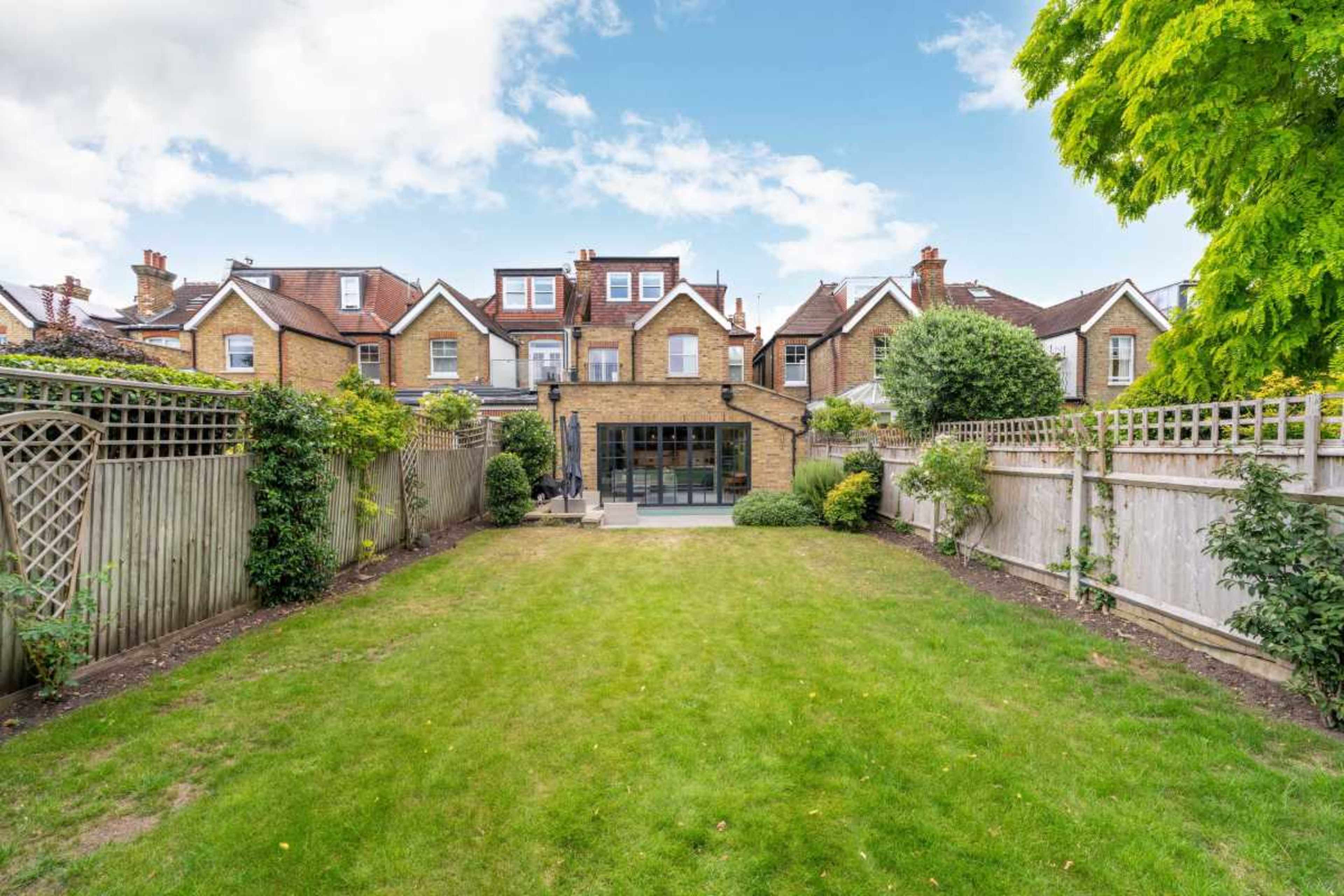 Stunning Newly Refurbished 6-Bed Putney Residence - Daytime Events Only Image in Putney, London,, ENG