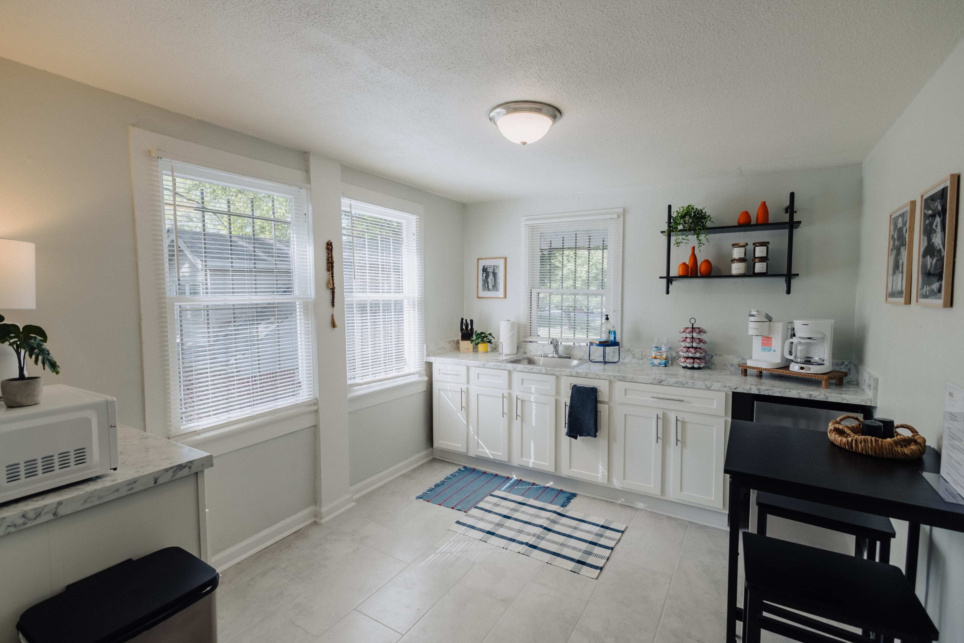 Centrally Located King Bed Midtown Liberty 2695 UP Image in East Memphis, Memphist, TN