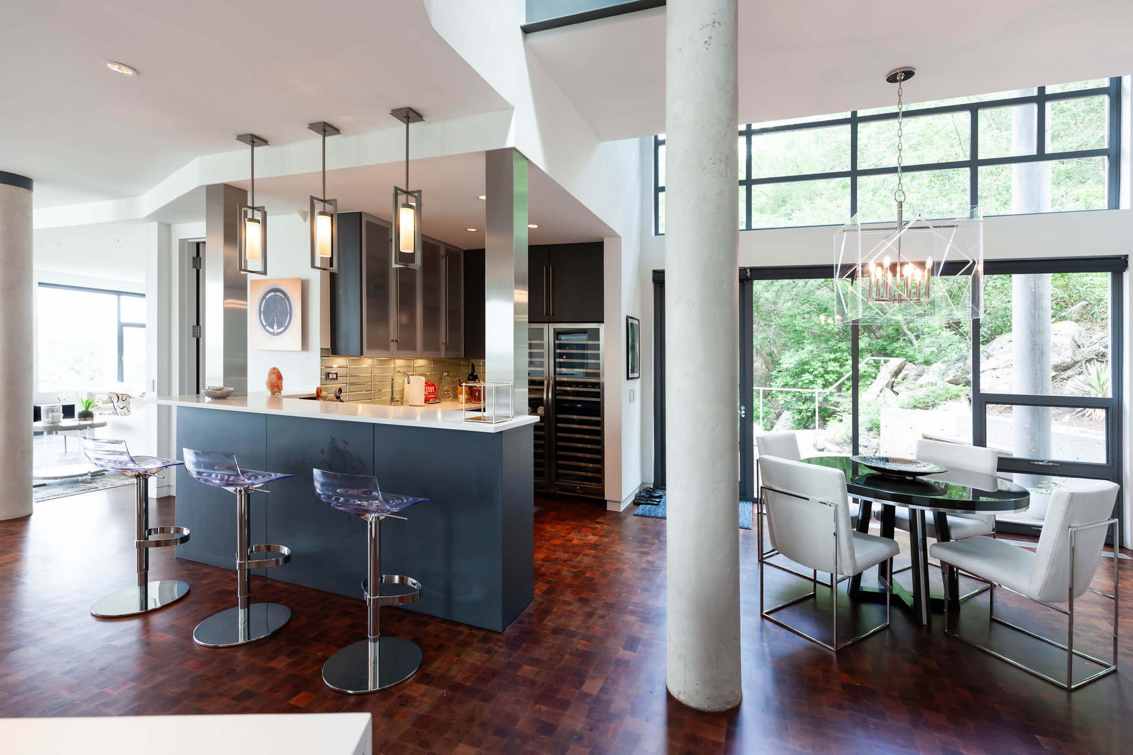 Ultra Modern Glass and Concrete Lake House Masterpiece Image in Hudson Bend, Austin, TX