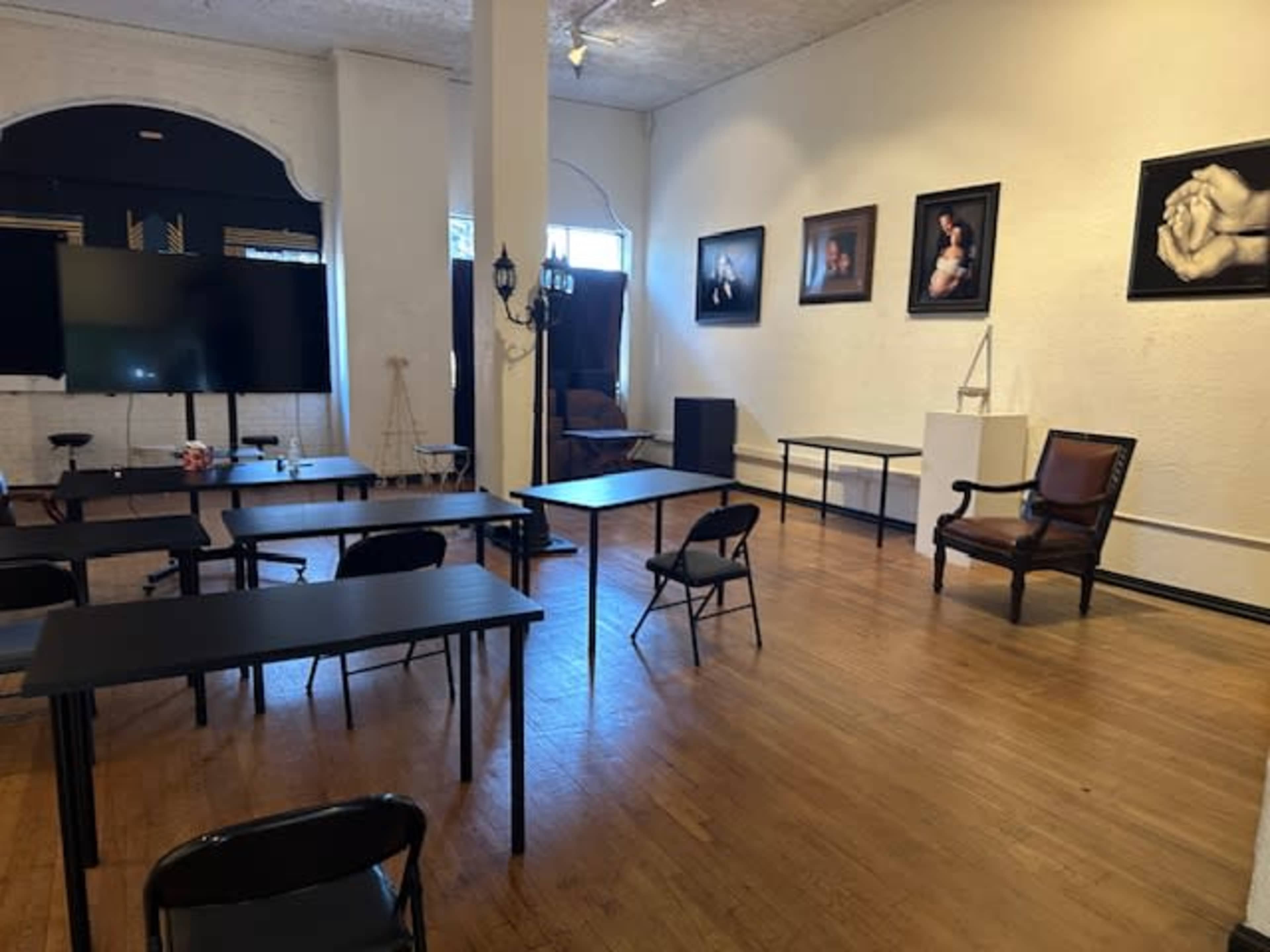 Classroom & Boudoir Photography Space in Santa Ana Image in Downtown, Santa Ana, CA