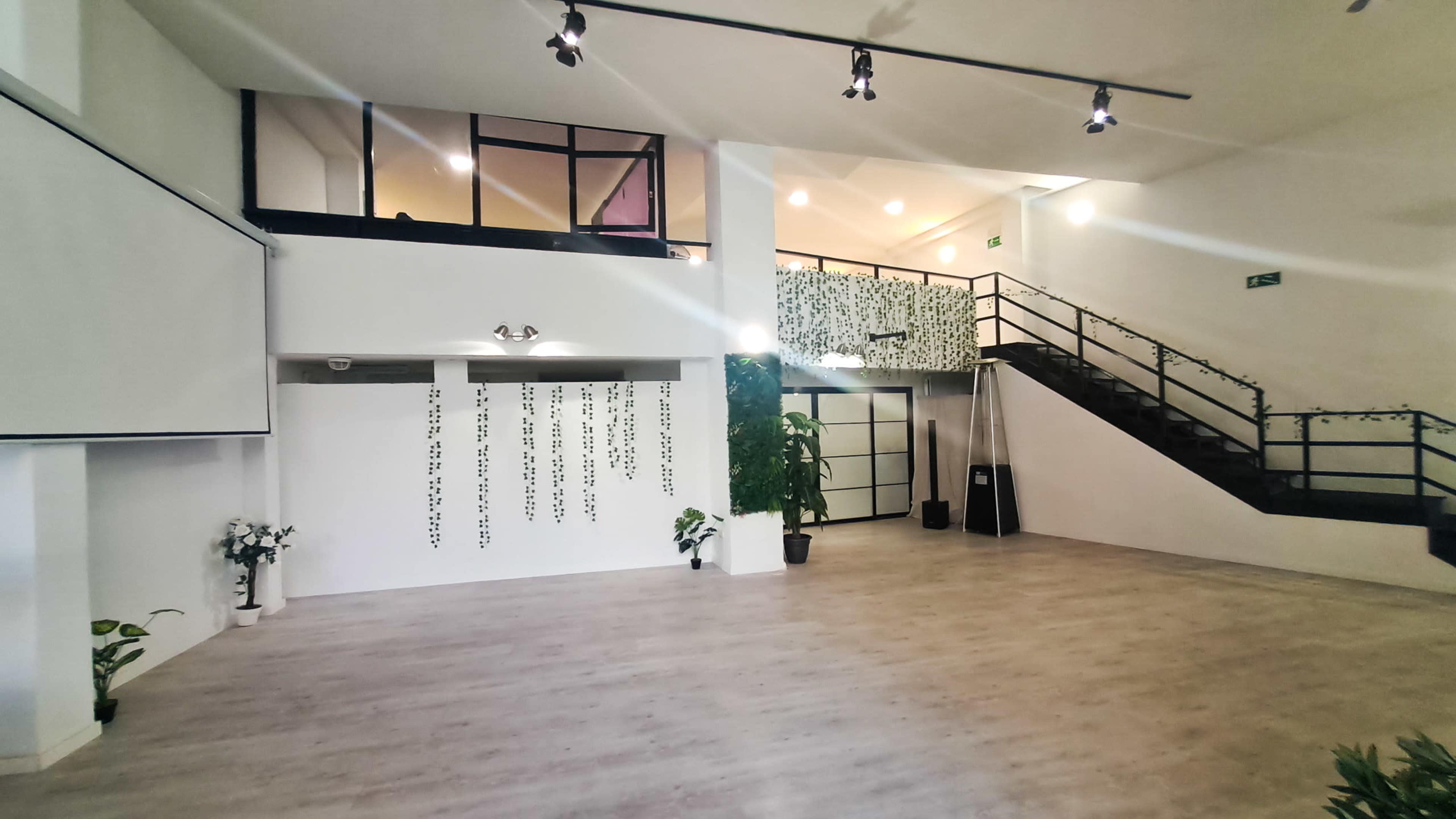 Nave diáfana de 2 plantas en Embajadores Imagen en Las Acacias, Madrid, M