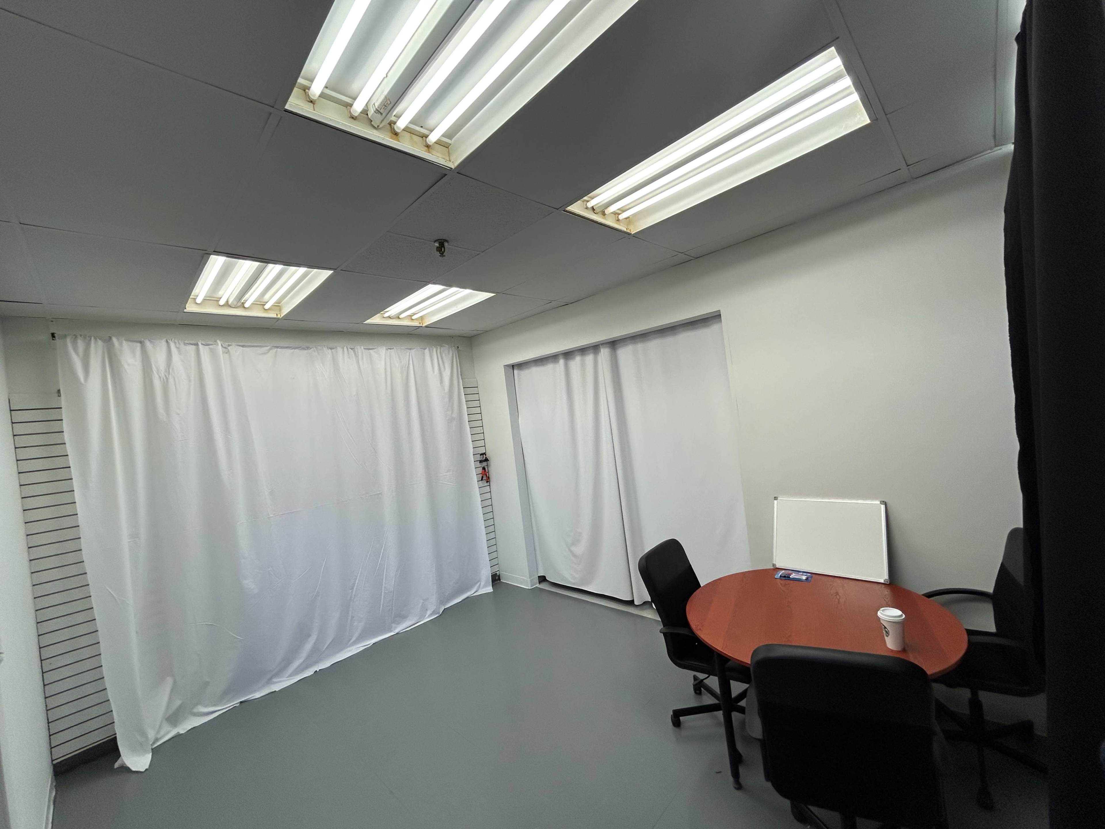 Bright & Versatile Studio Space in Mississauga (Erin Mills)  Perfect for Photo & Video Shoot Image in Erin Mills, Mississauga, ON