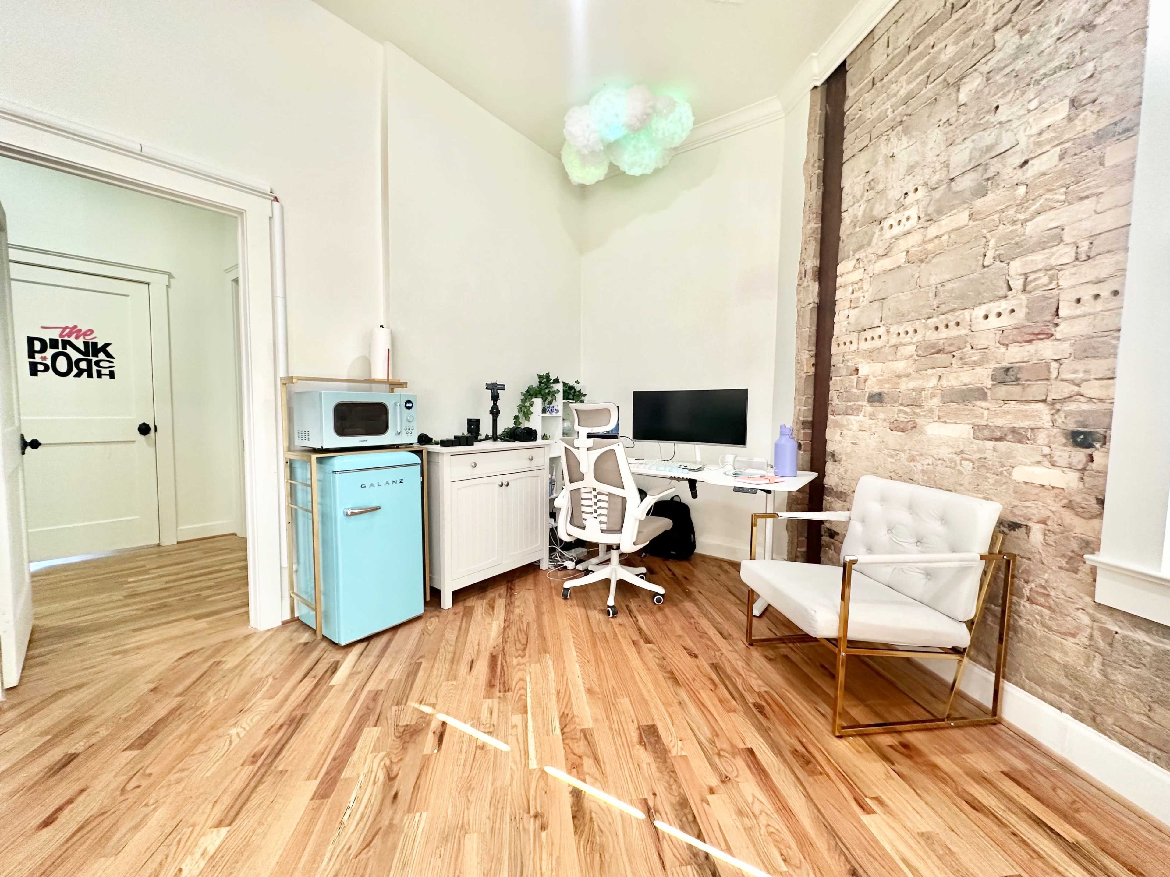 Photo Studio in a Dallas Historical Landmark Image in Cedar Crest, Dallas, TX