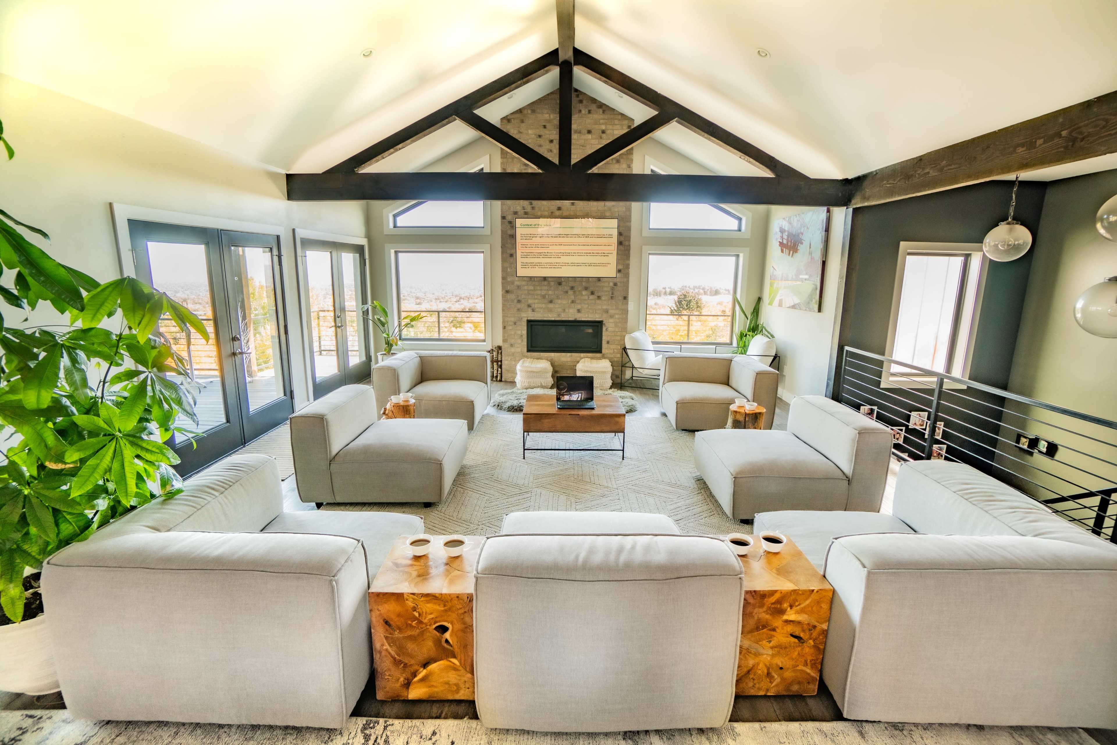 Panoramic Skyline View Multi-Level Estate Image in Green Mountainside, 910 S Coors Dr., CO