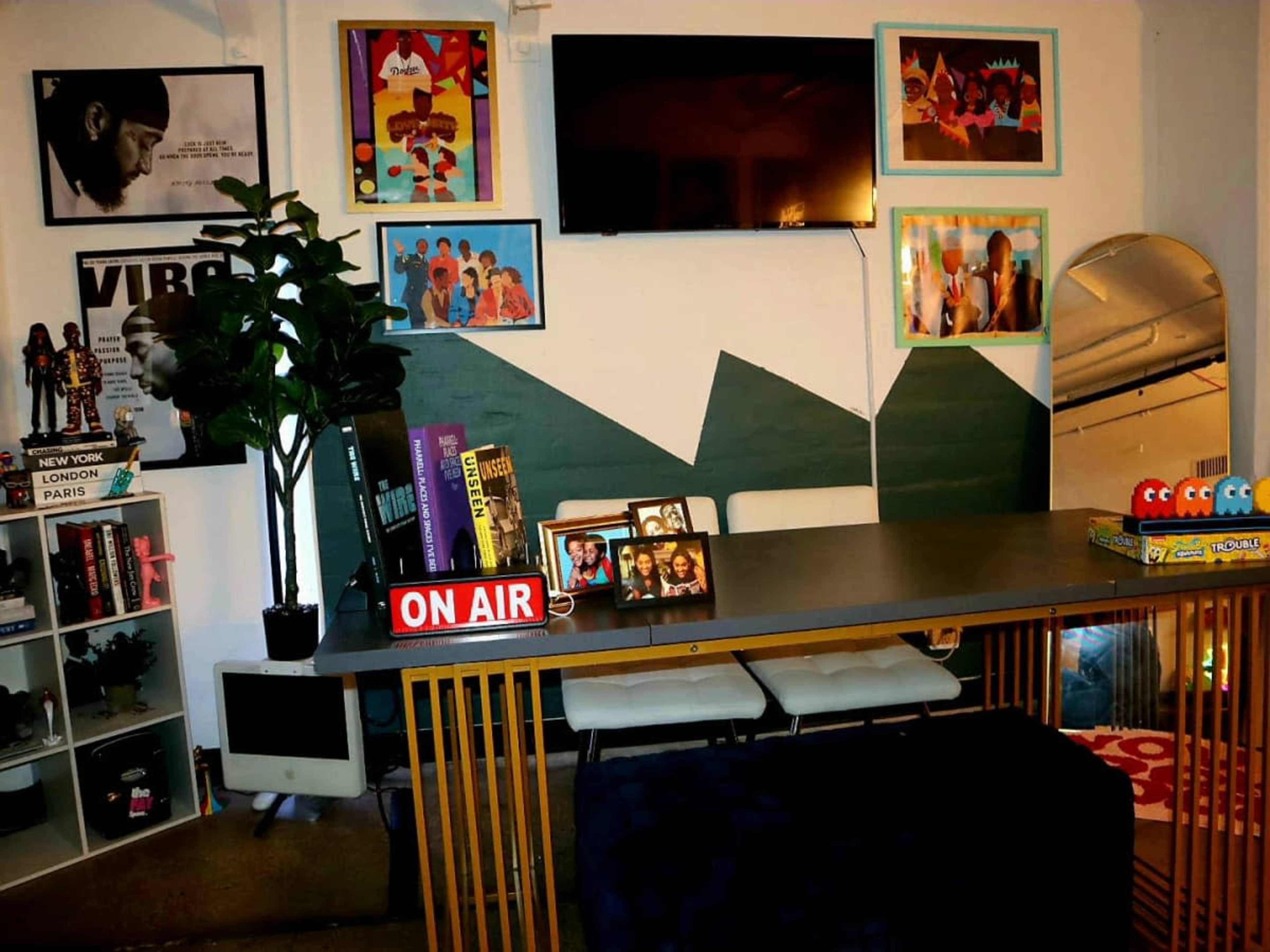 Brooklyn Creative Studio & Lounge w. Multiple Sets Image in Little Caribbean, Brooklyn, NY