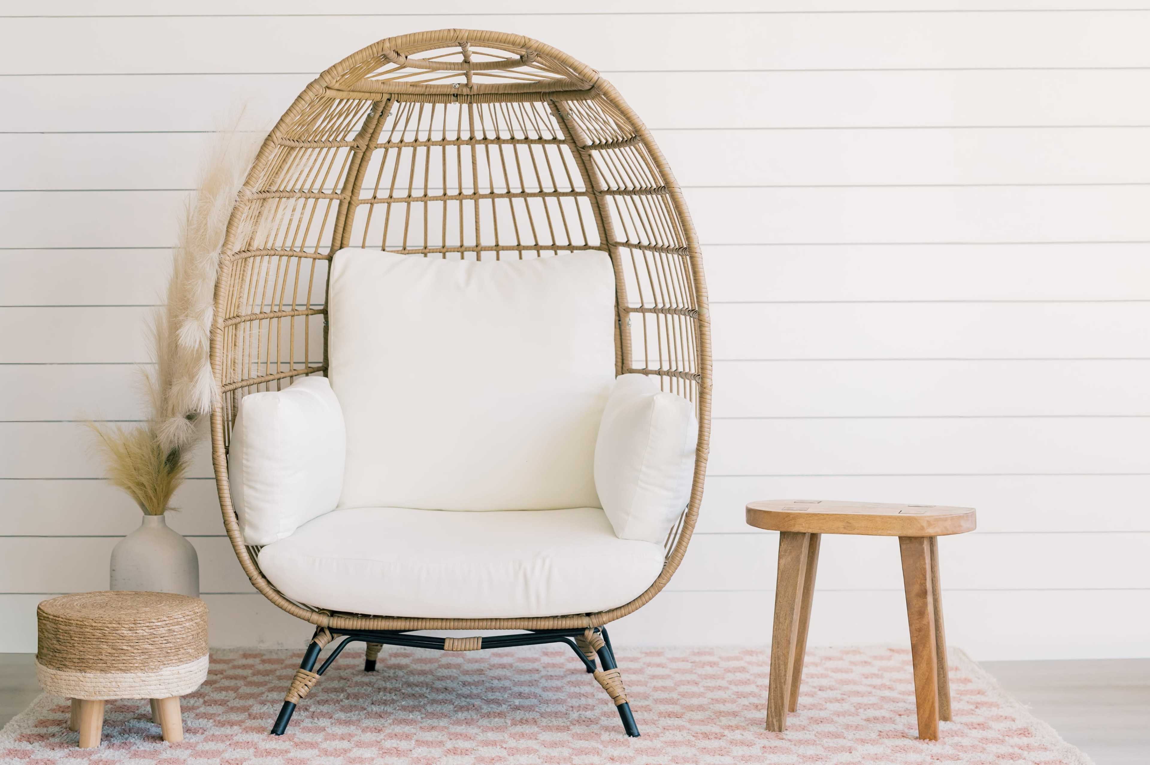 Natural Light Photo Studio with White Walls in Dublin Image in Dublin, Dublin, CA