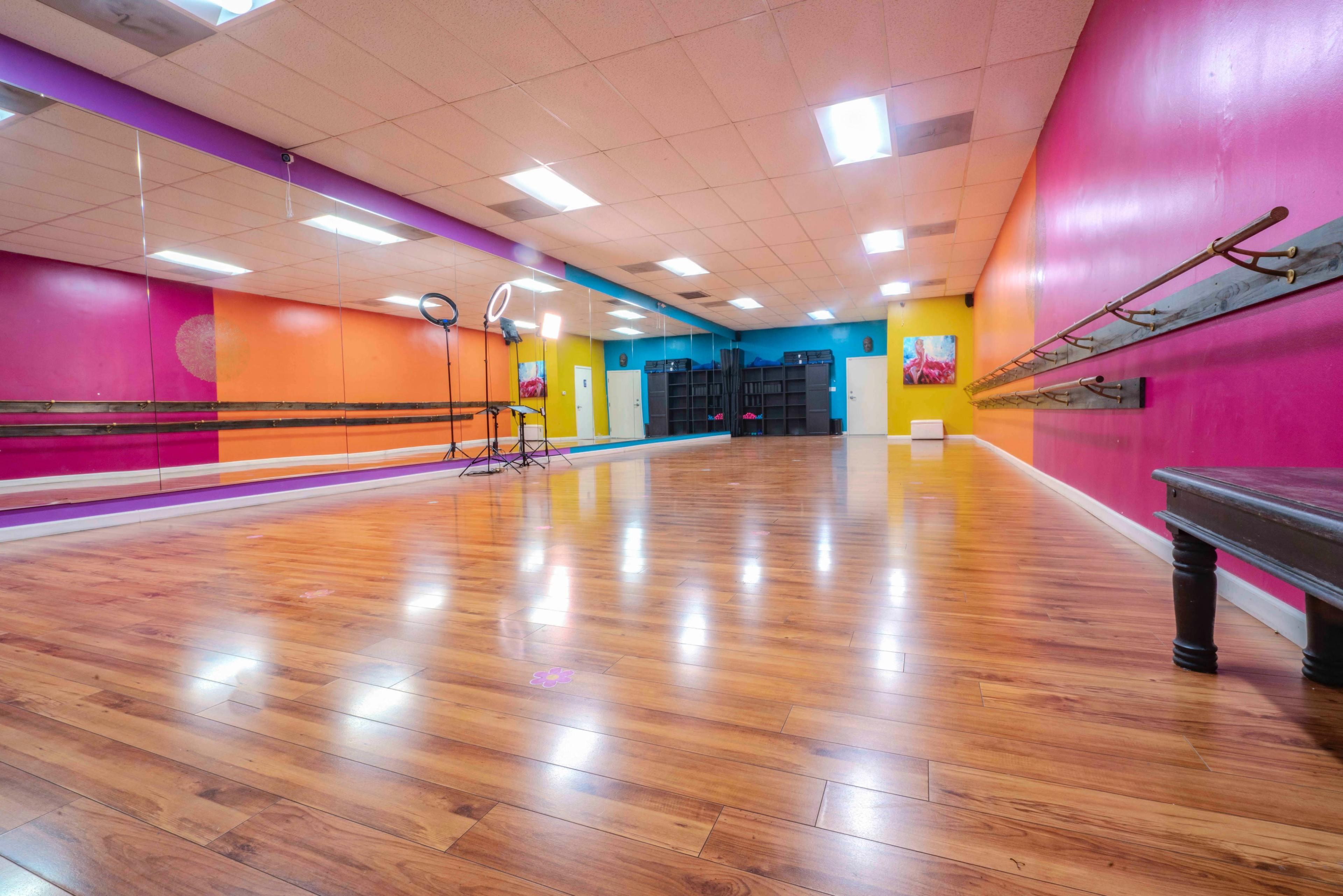 Vibrant Los Angeles Dance Studio/Event Space Image in Encino, Encino, CA