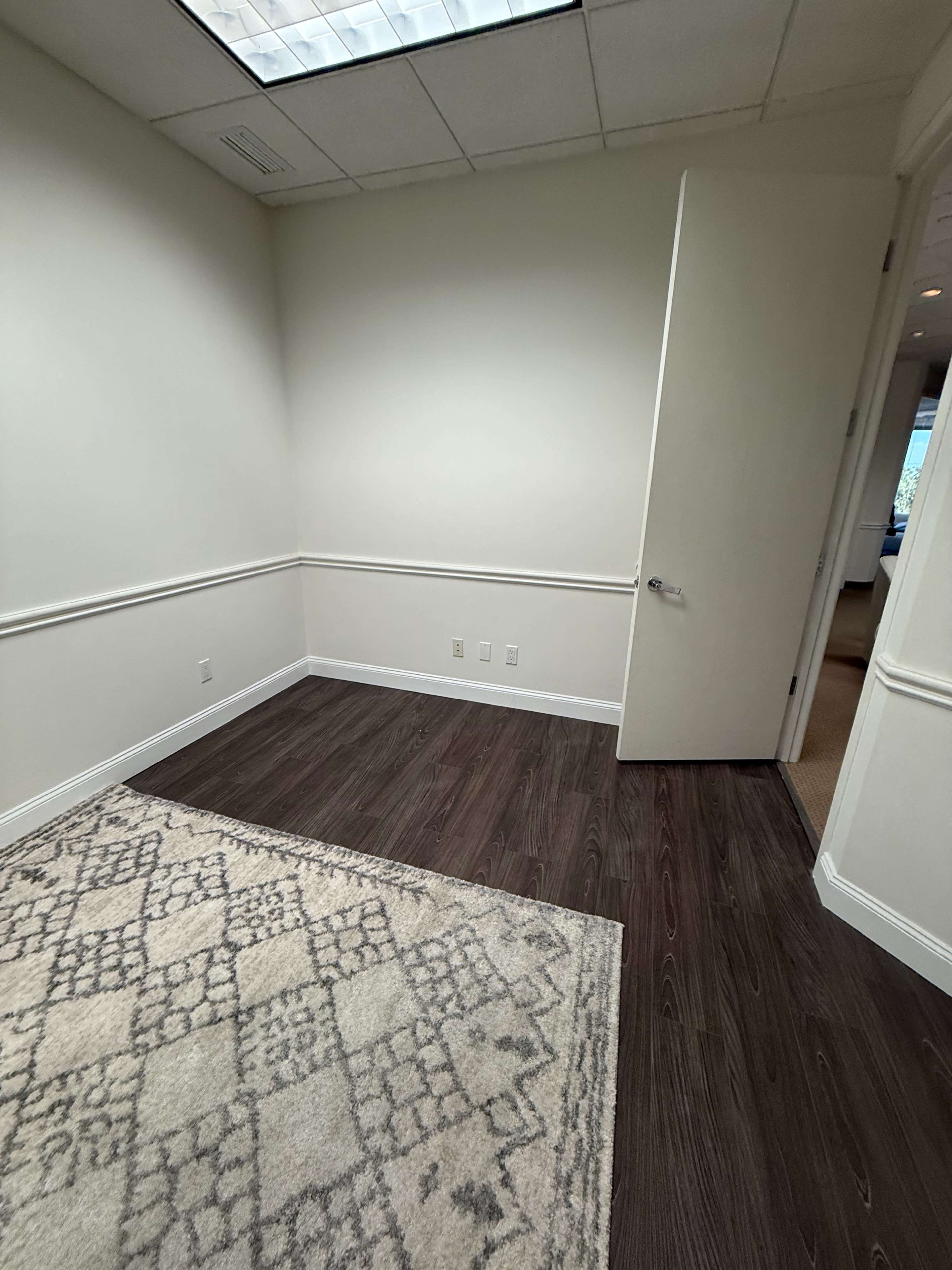 Professional and quiet conference room with wifi and smart TV Image in Palm Beach Gardens, Palm Beach Gardens, FL