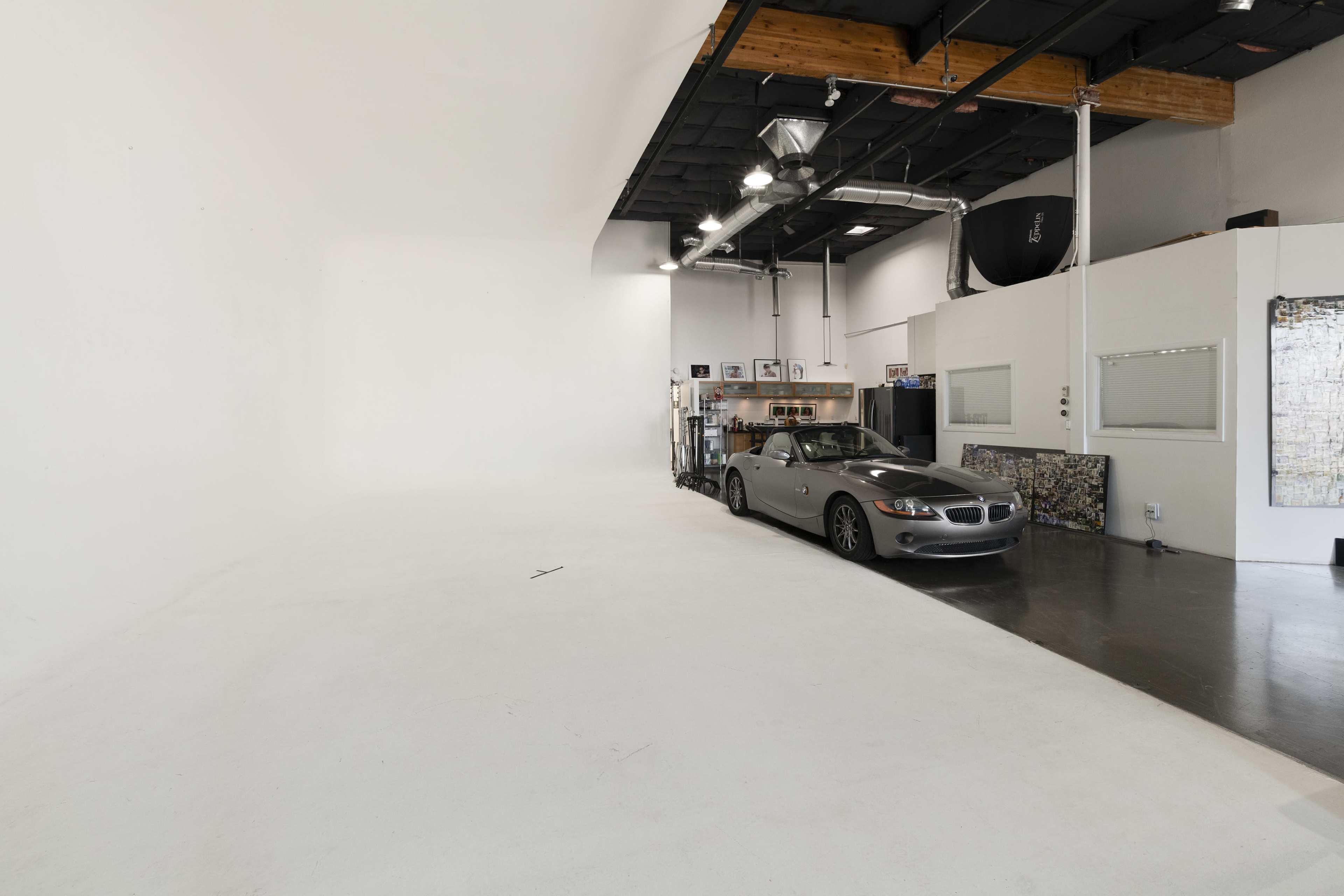 Versatile Cyc Studio near Skyharbor - Perfect for Any Size Production or Event Image in Encanto Village, Phoenix, AZ