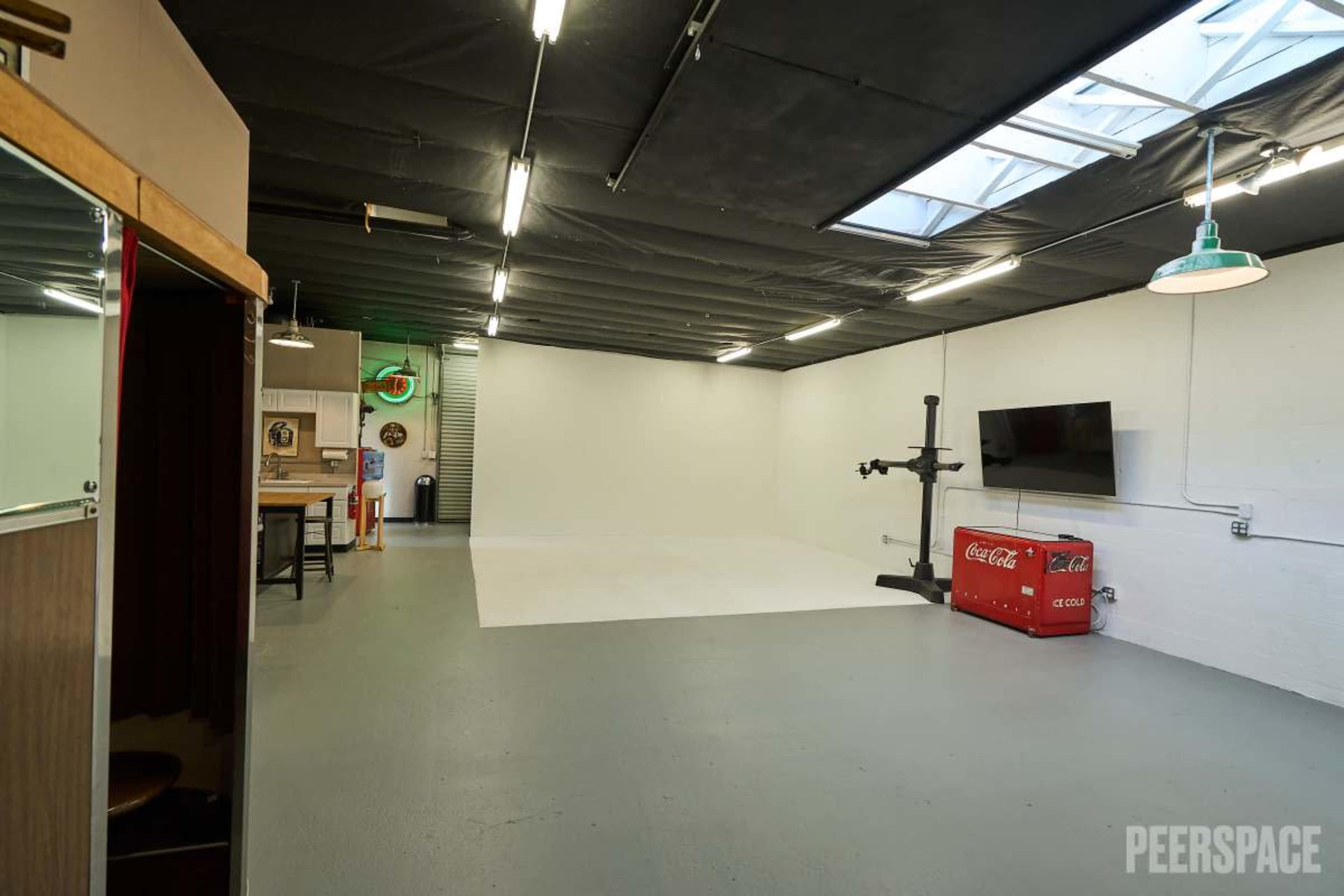 Spacious Multi-Use Studio – Film, Photo, & Events Image in Morena, San Diego, CA