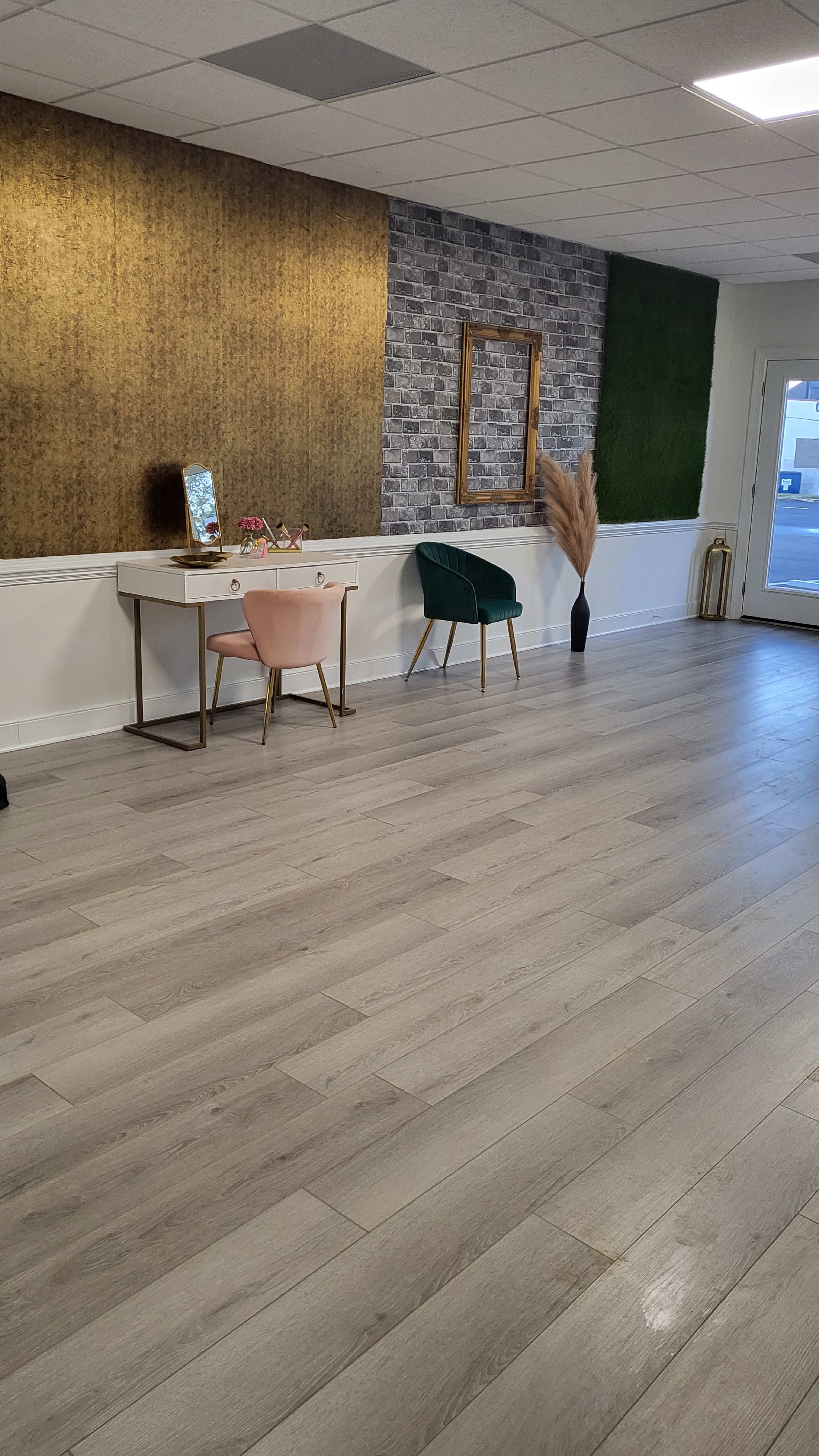 Luxe Photography Studio Image in Bon Air, Richmond, VA