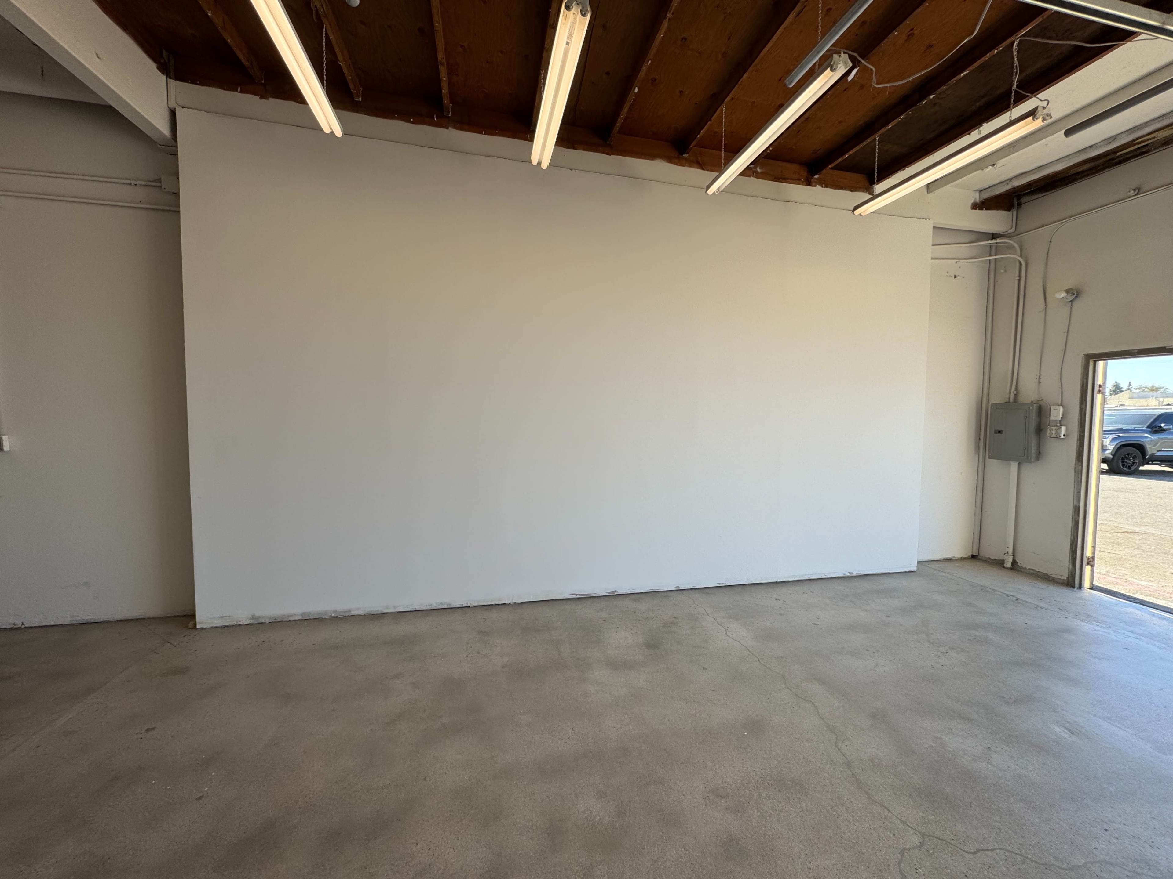 Studio "M" 10' x 20' wall, Natural Day light and Night time studio,  Props and lights included Image in Fullerton, Fullerton, CA