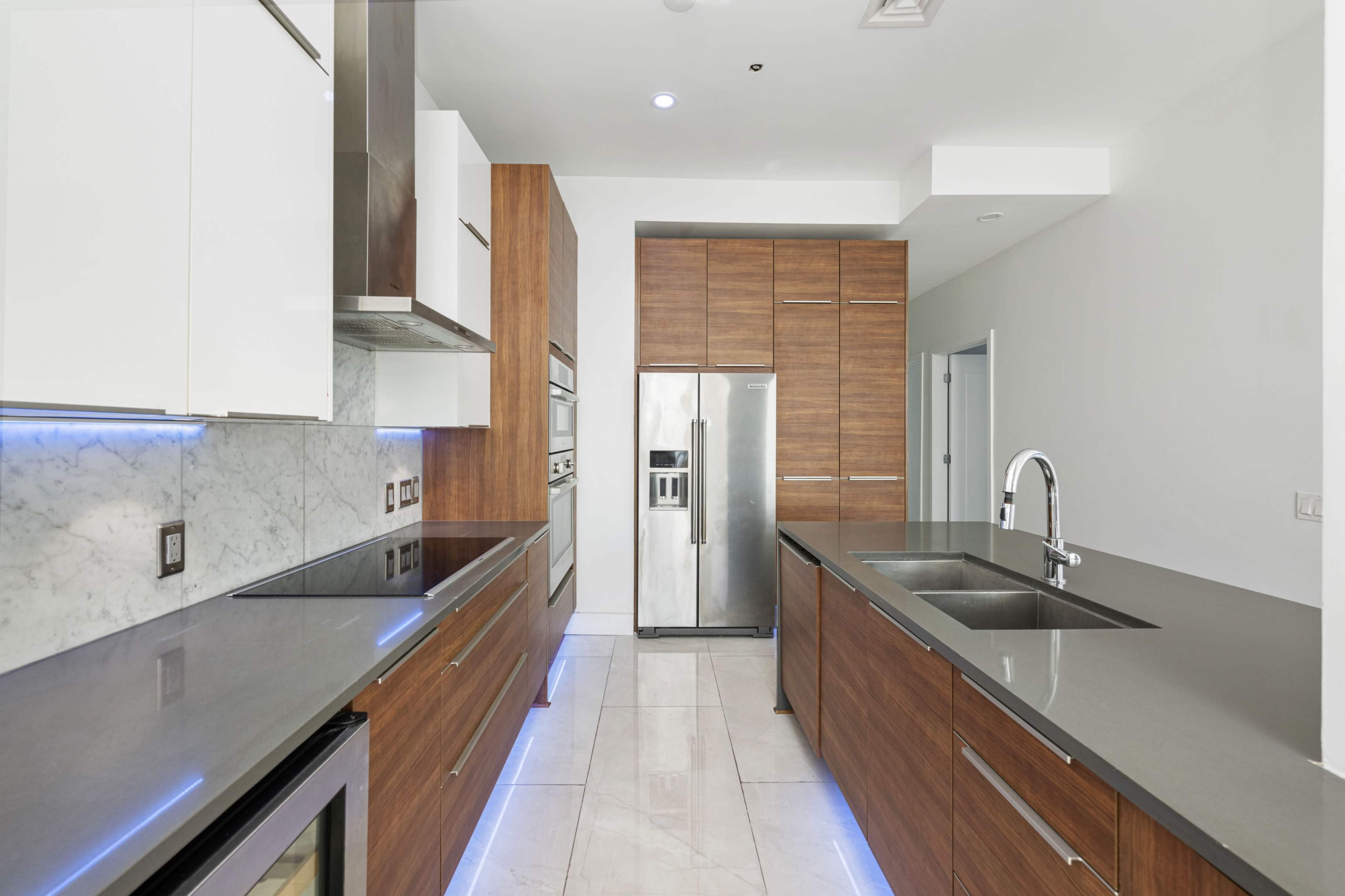 Stunning Two-Story Luxury Penthouse Image in Edgewater, Miami, FL