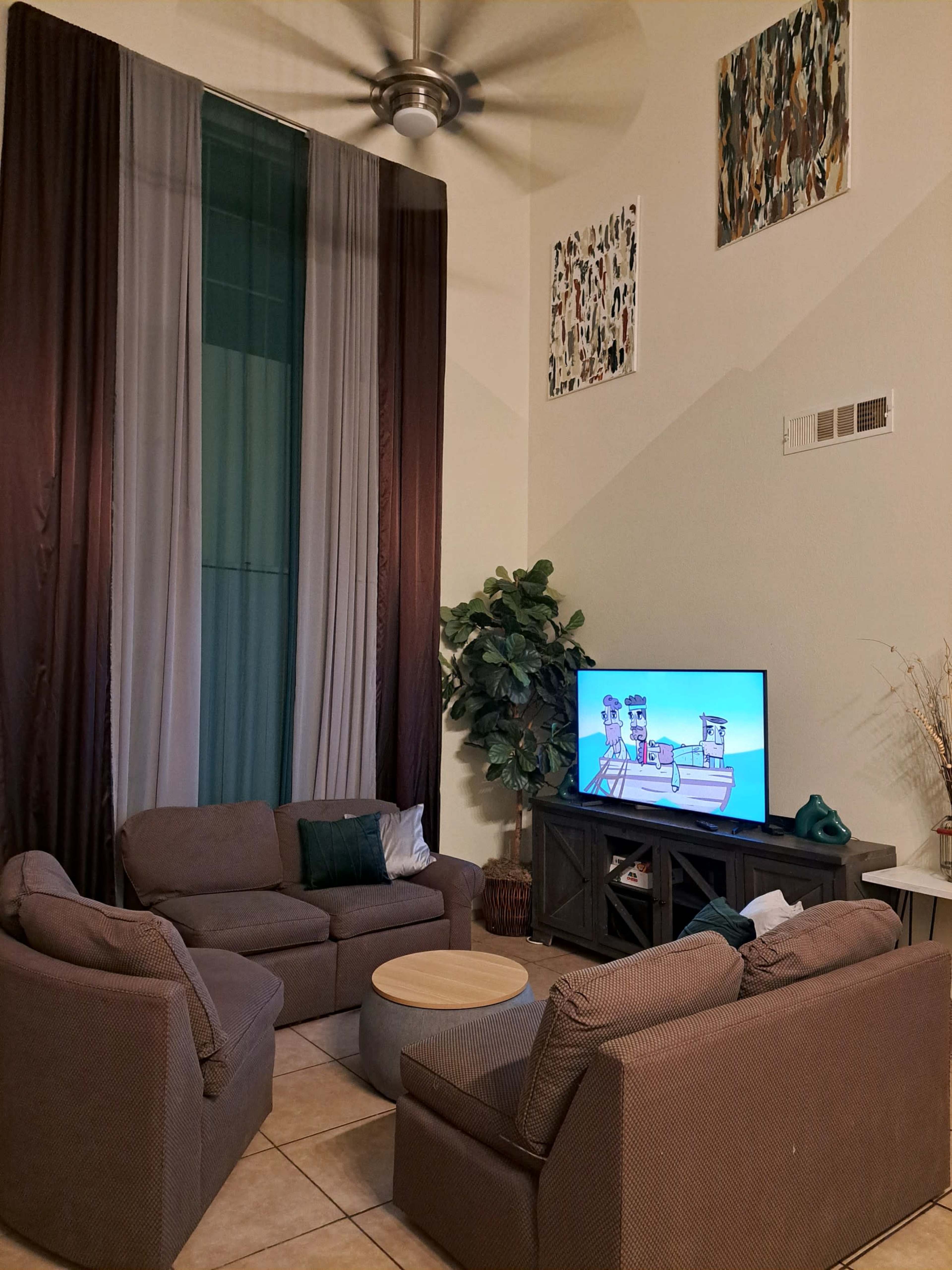 Modern 3-Bedroom, 2.5-Bathroom Home in a quiet Urban Neighborhood. Image in Sunrise Manor, Las Vegas, NV