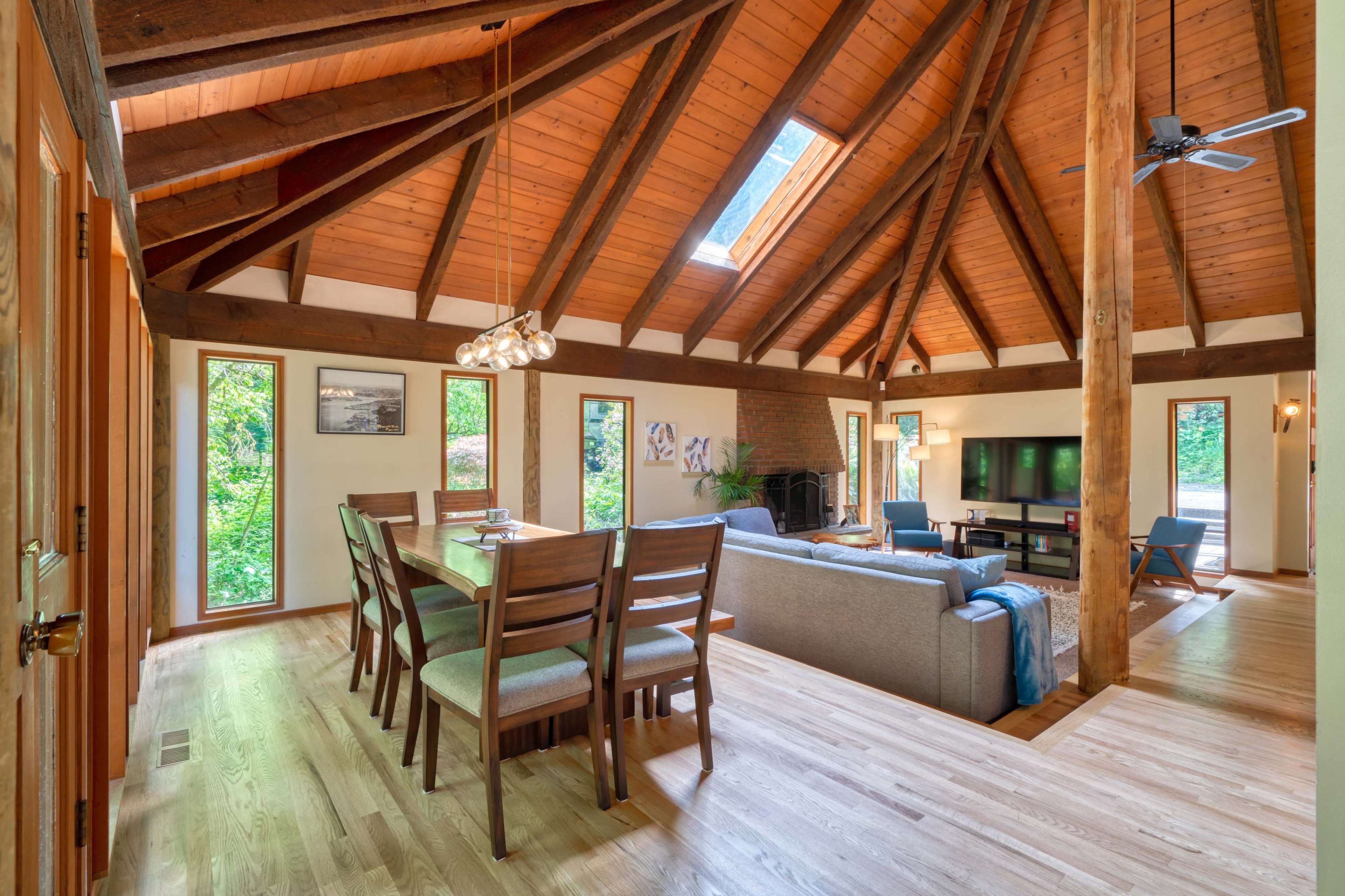 PNW Cabin Retreat – Corporate Off Sites & Creative Shoots Image in , BEAVERTON, OR