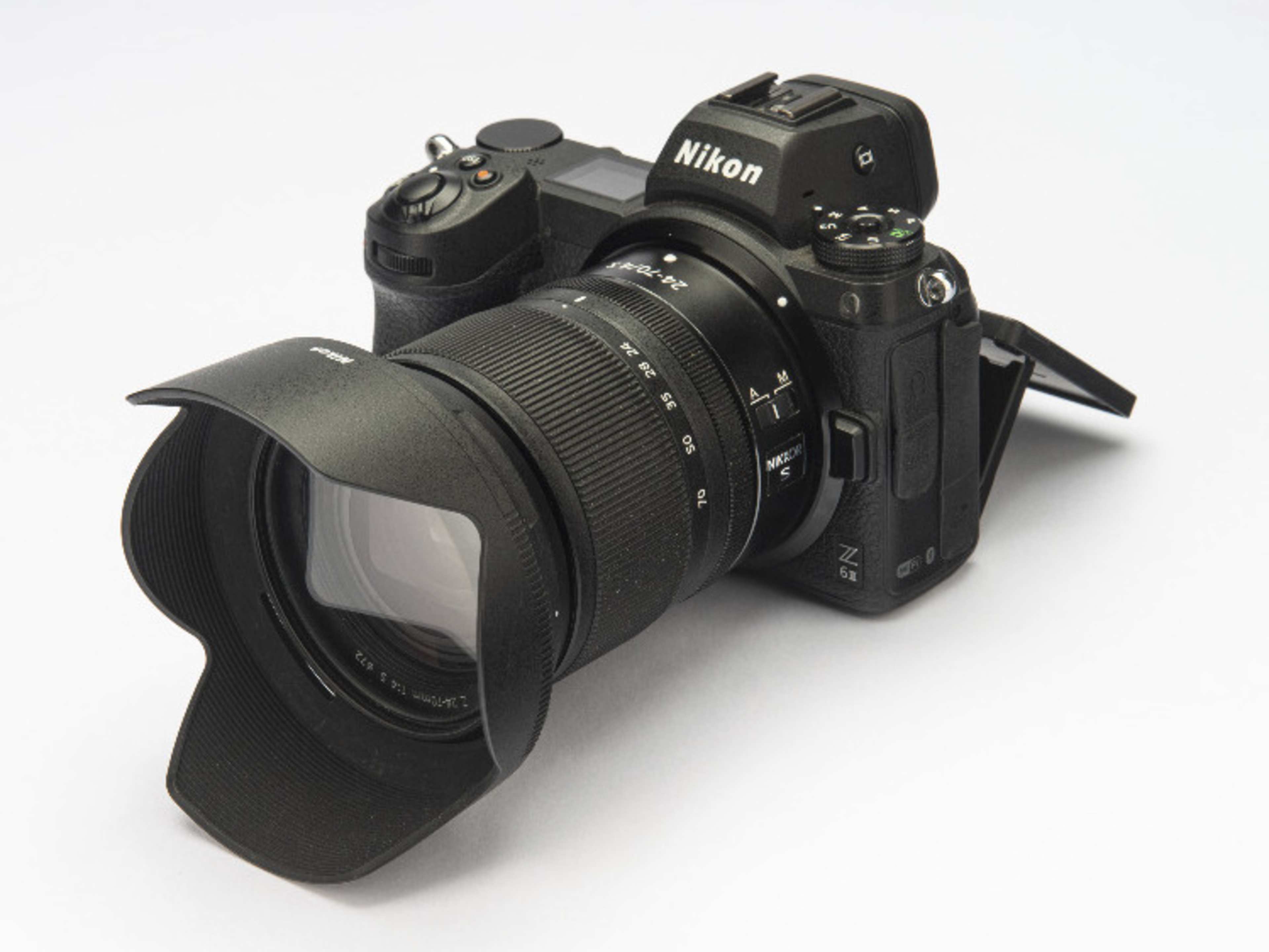 Nikon Z6II camera + 24-70mm 4.0 lens (photo/video)