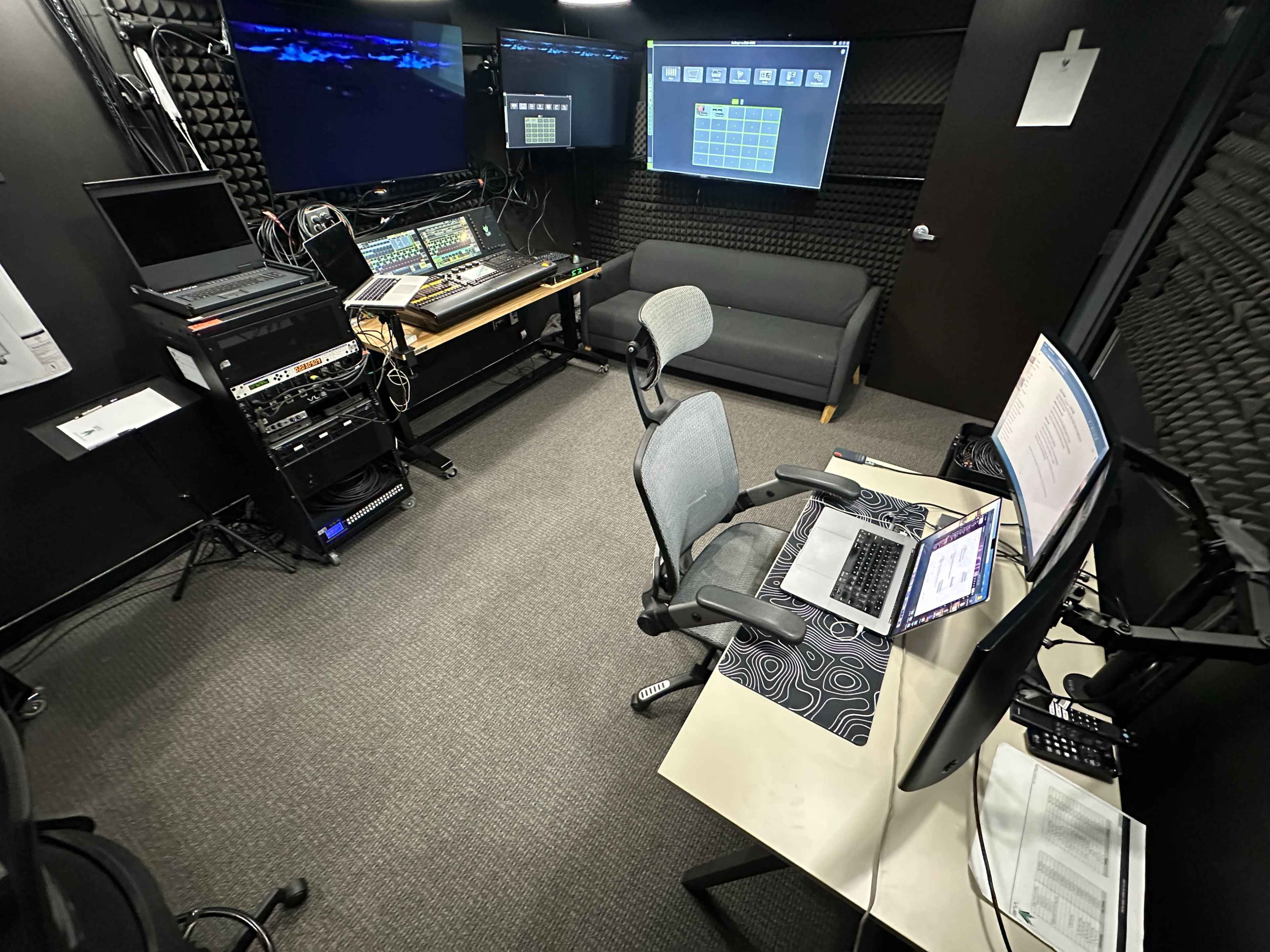 Edit Suite With all the bells and whistles Image in Du Page Township, Bolingbrook, IL