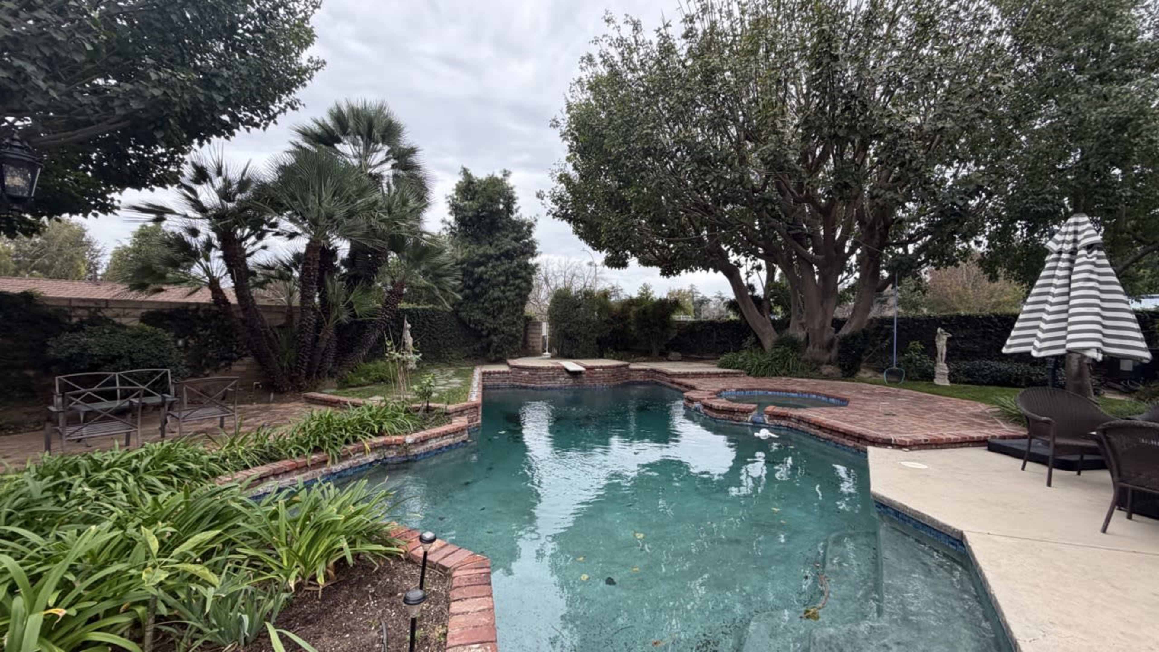 Beautiful Vintage-Style House with Patio & Pool – Perfect for Filming Image in , Northridge, CA