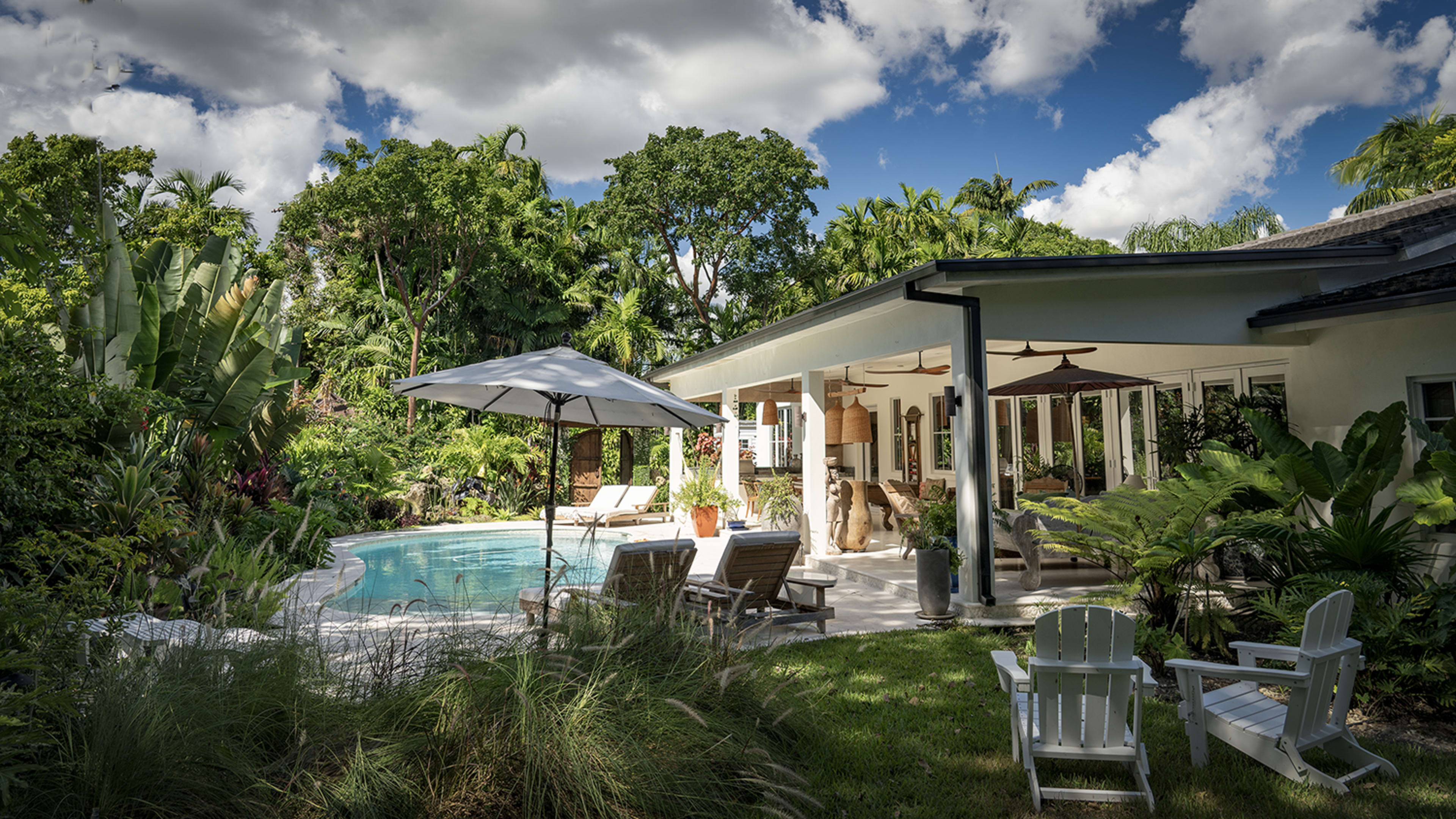 Artist's Home in a Stunning Tropical Garden Image in South Miami, South Miami, FL