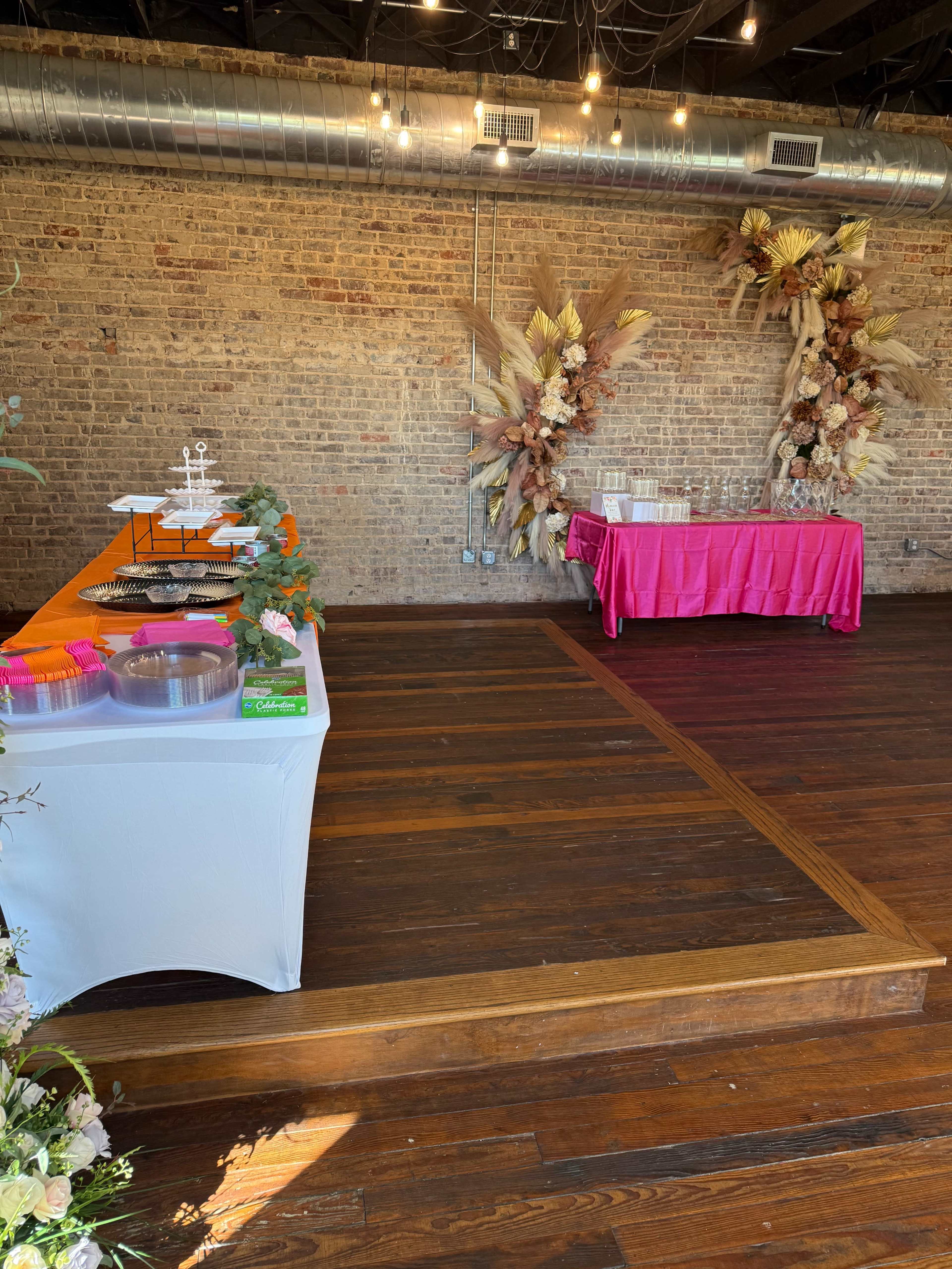 Historic Downtown Upstairs Studio Image in Mansfield, Mansfield, TX