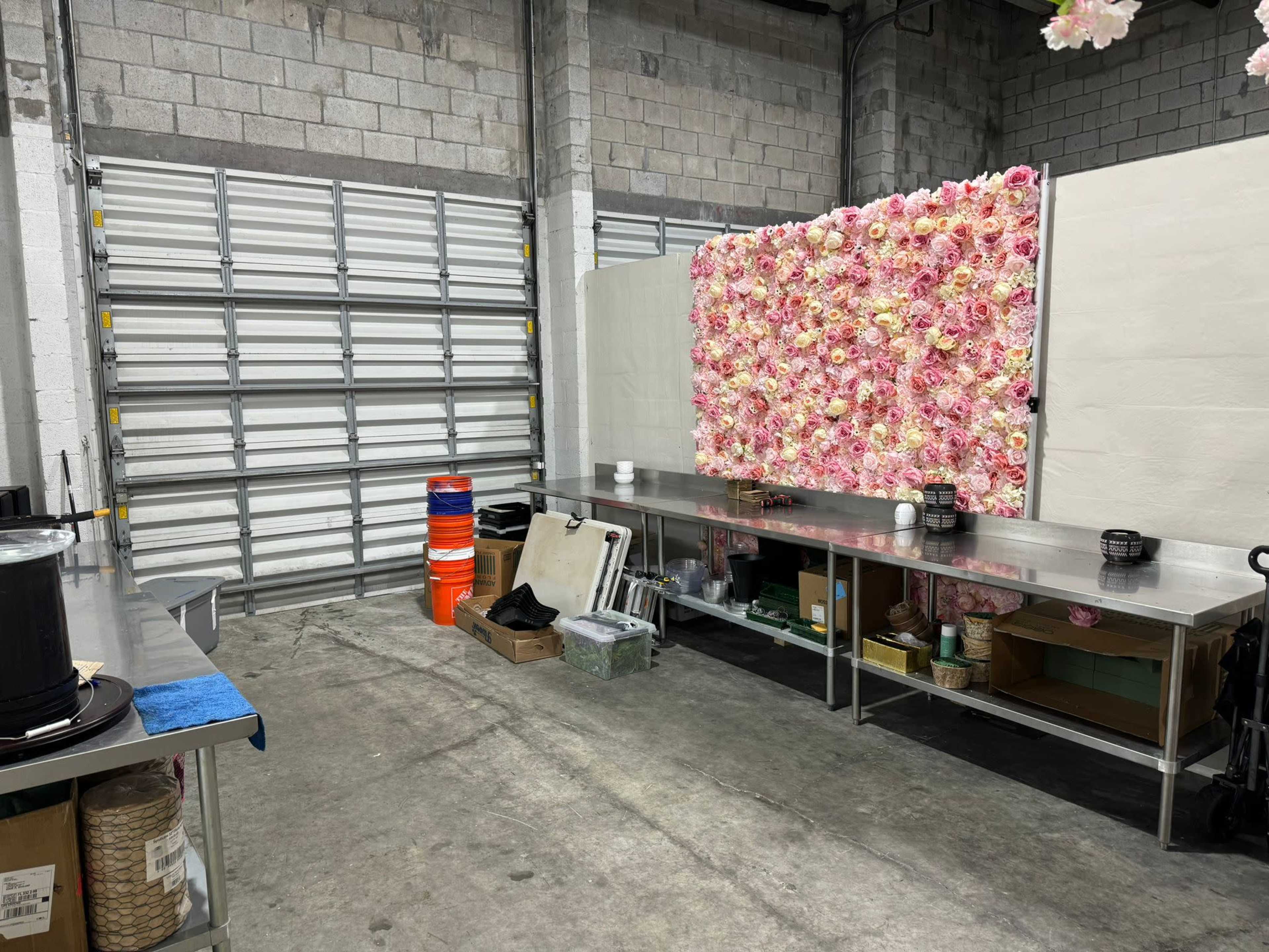 Florist Flex space with lots of space and walk-in cooler Image in Hialeah, HIALEAH, FL