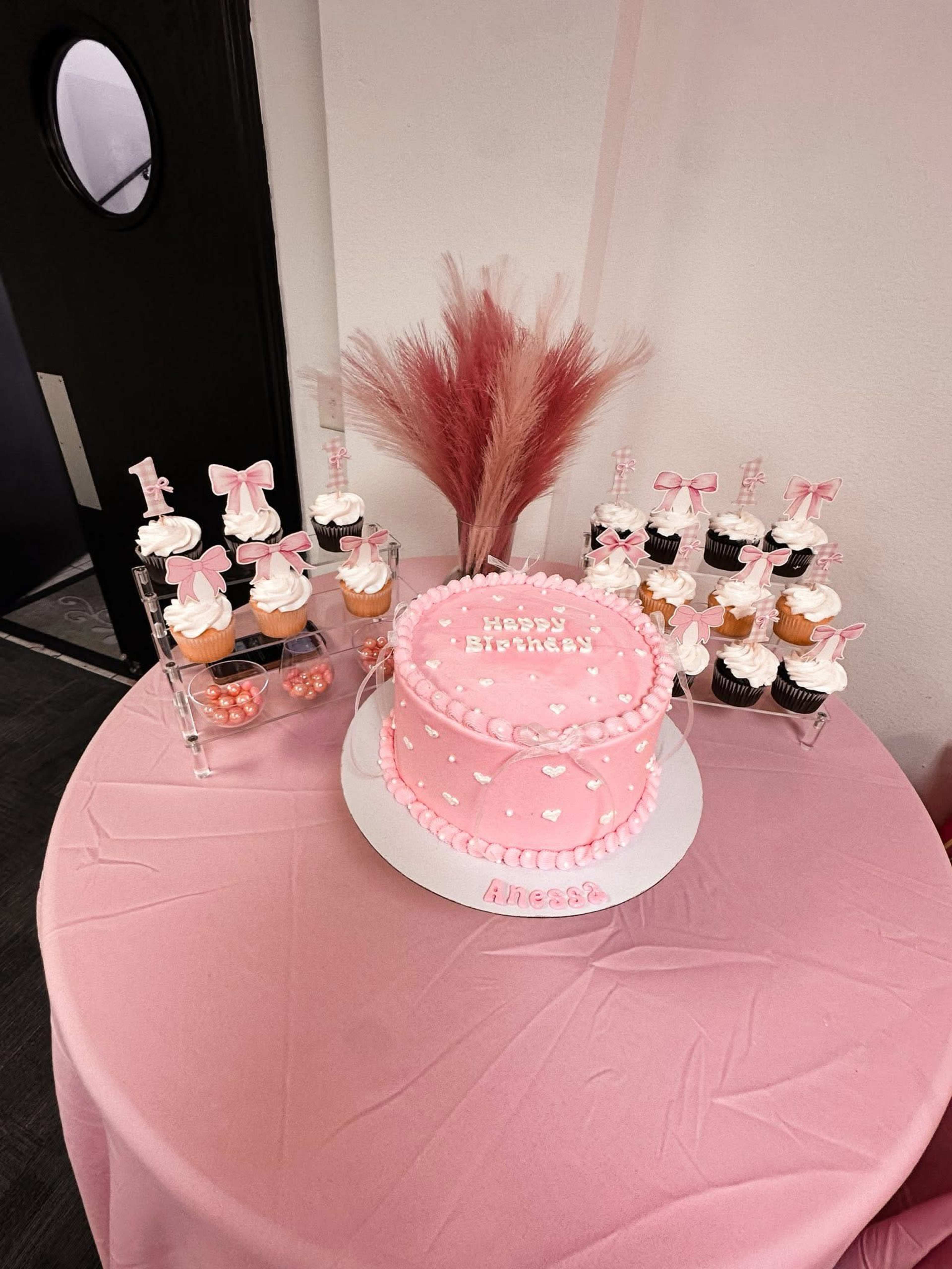 Church space, spacious room for small gatherings Image in Grand Prairie, Grand Prairie, TX