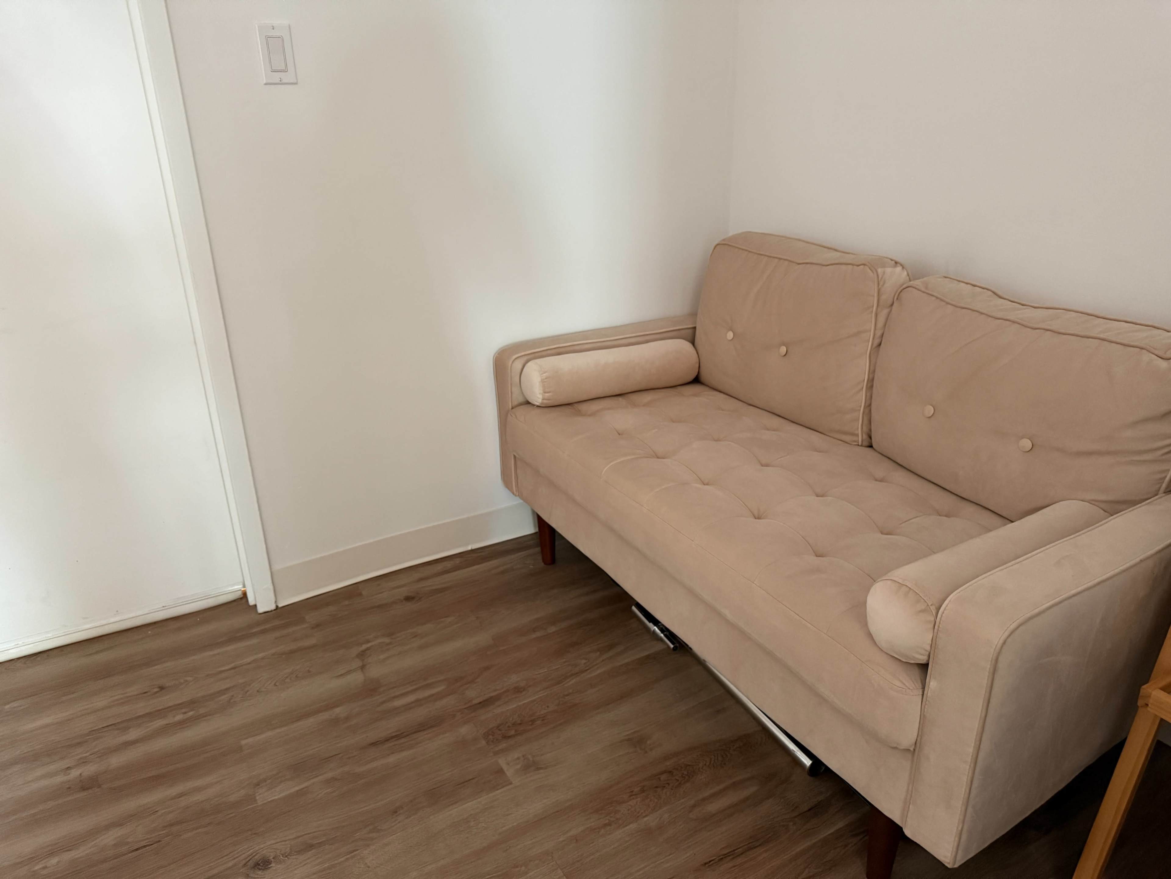 Contemporary, natural light, equipped Image in Midtown Manhattan, New York, NY