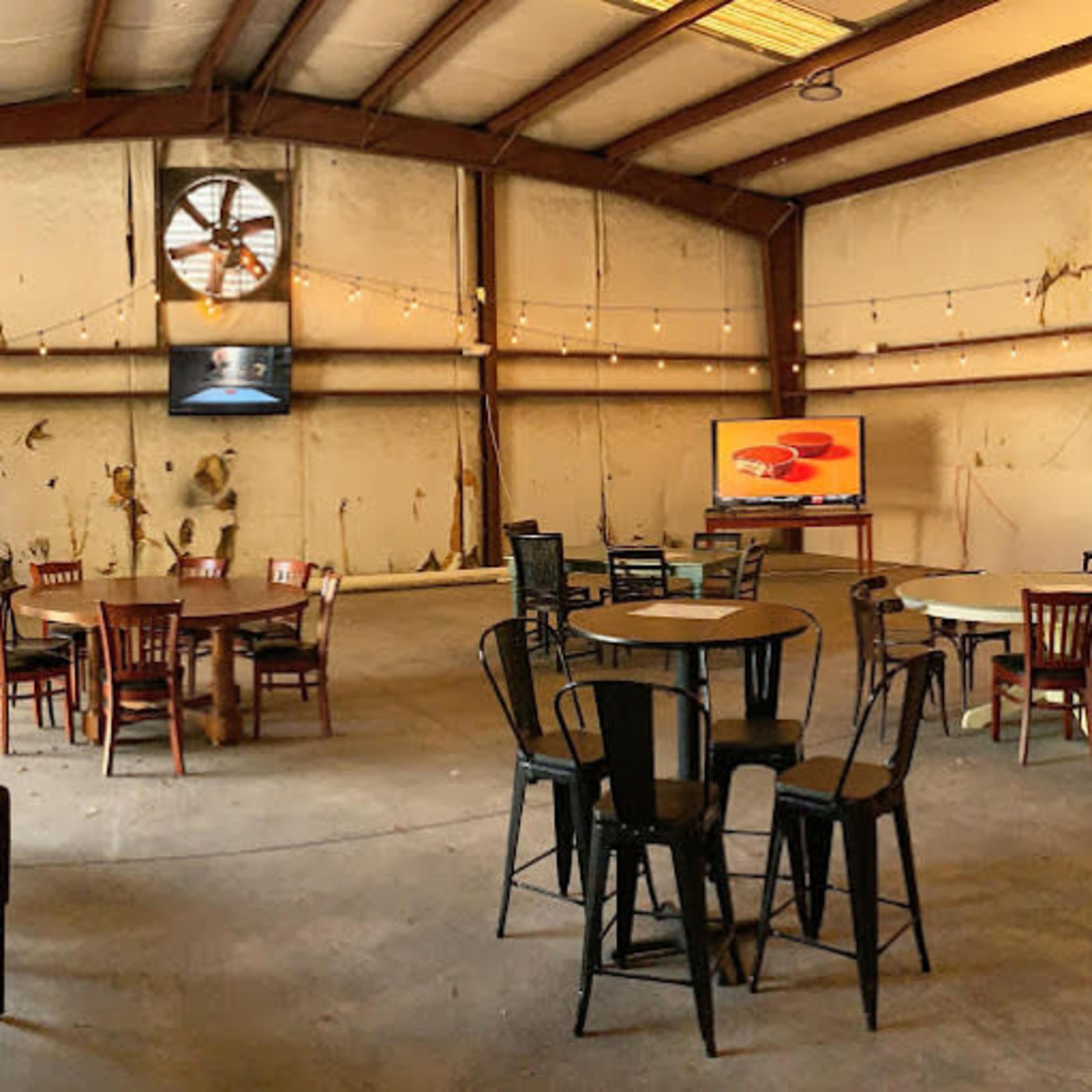Coastal Brewery with Large Indoor/Outdoor Space Image in Mount Pleasant, Mount Pleasant, SC