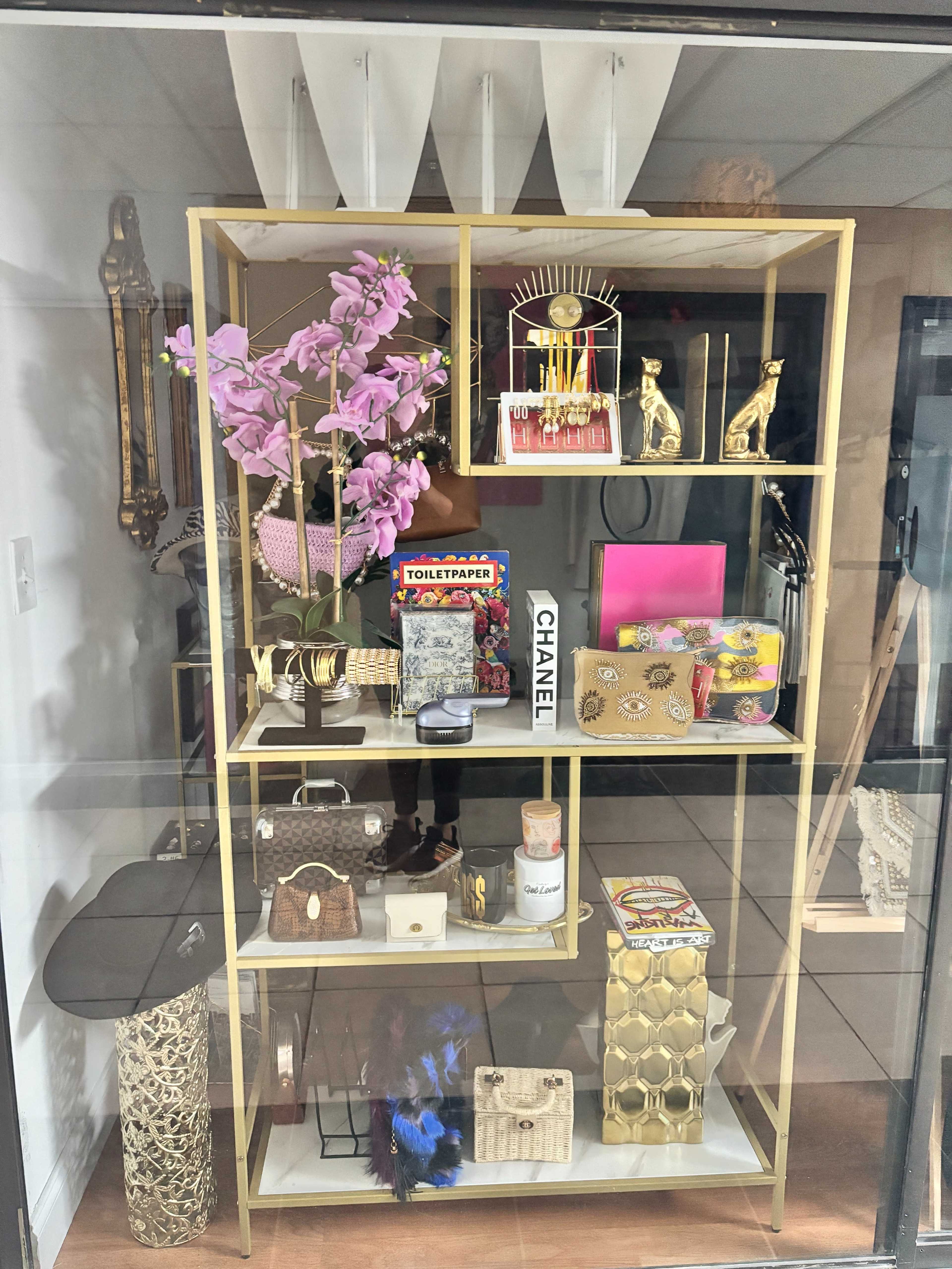 Personalized Boutique Office/Showroom Image in , Miami, FL