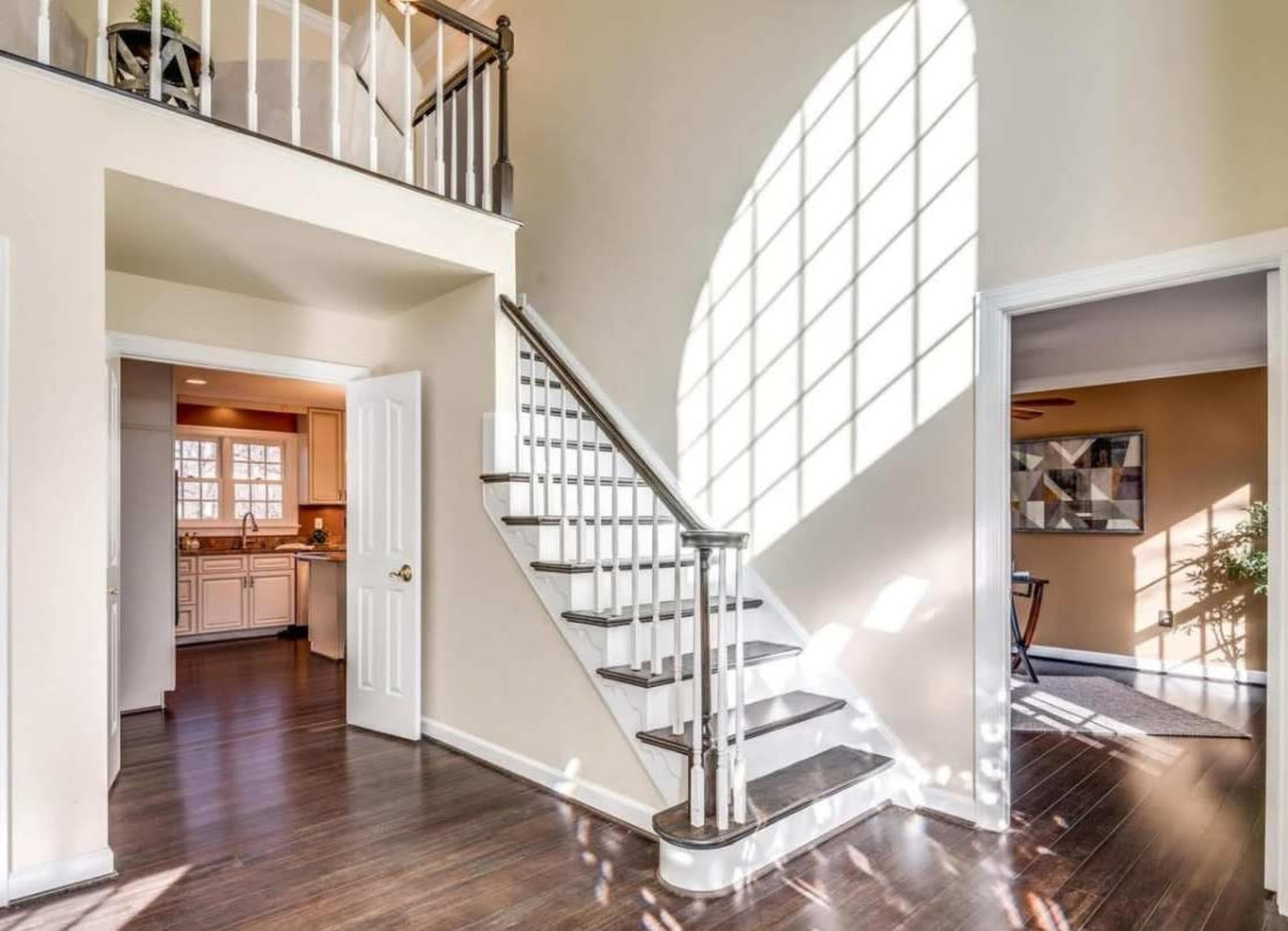 Large Luxury Home backed to the woods Image in Dranesville, Herndon, VA