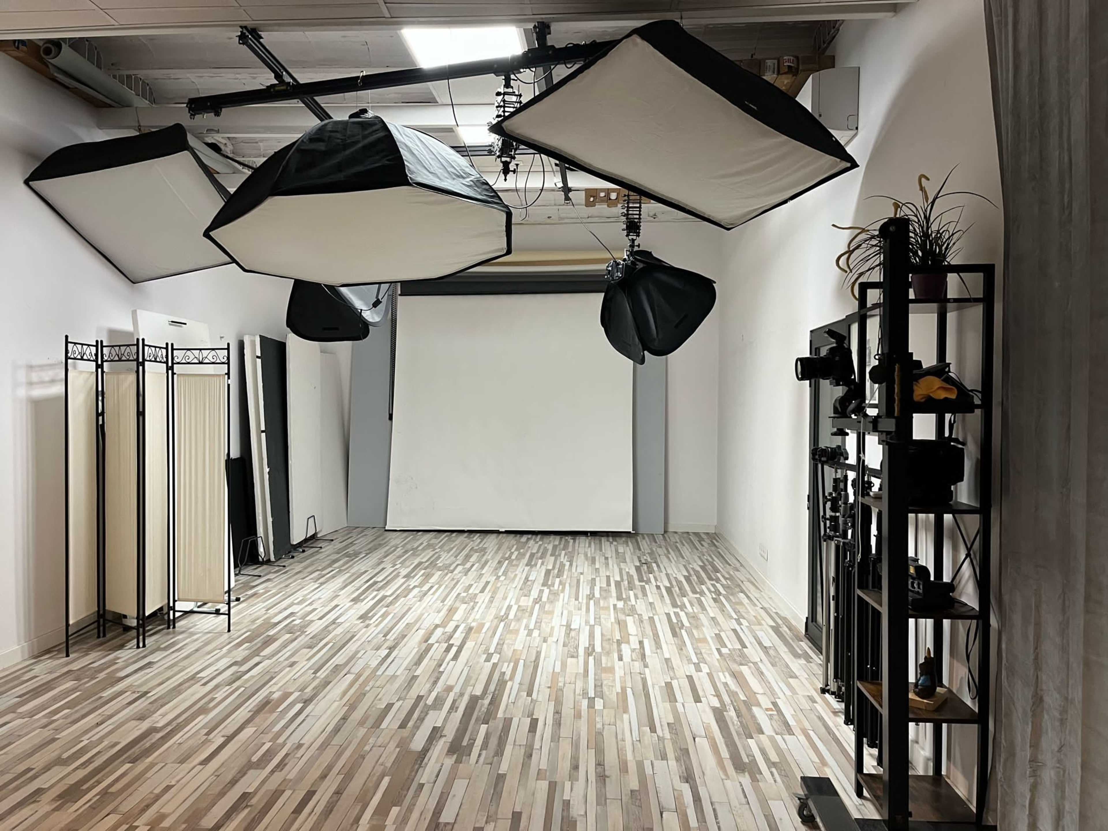 Modern Studio close to Madrid RIO neighborhood Image in Puerta del Ángel, Madrid, M