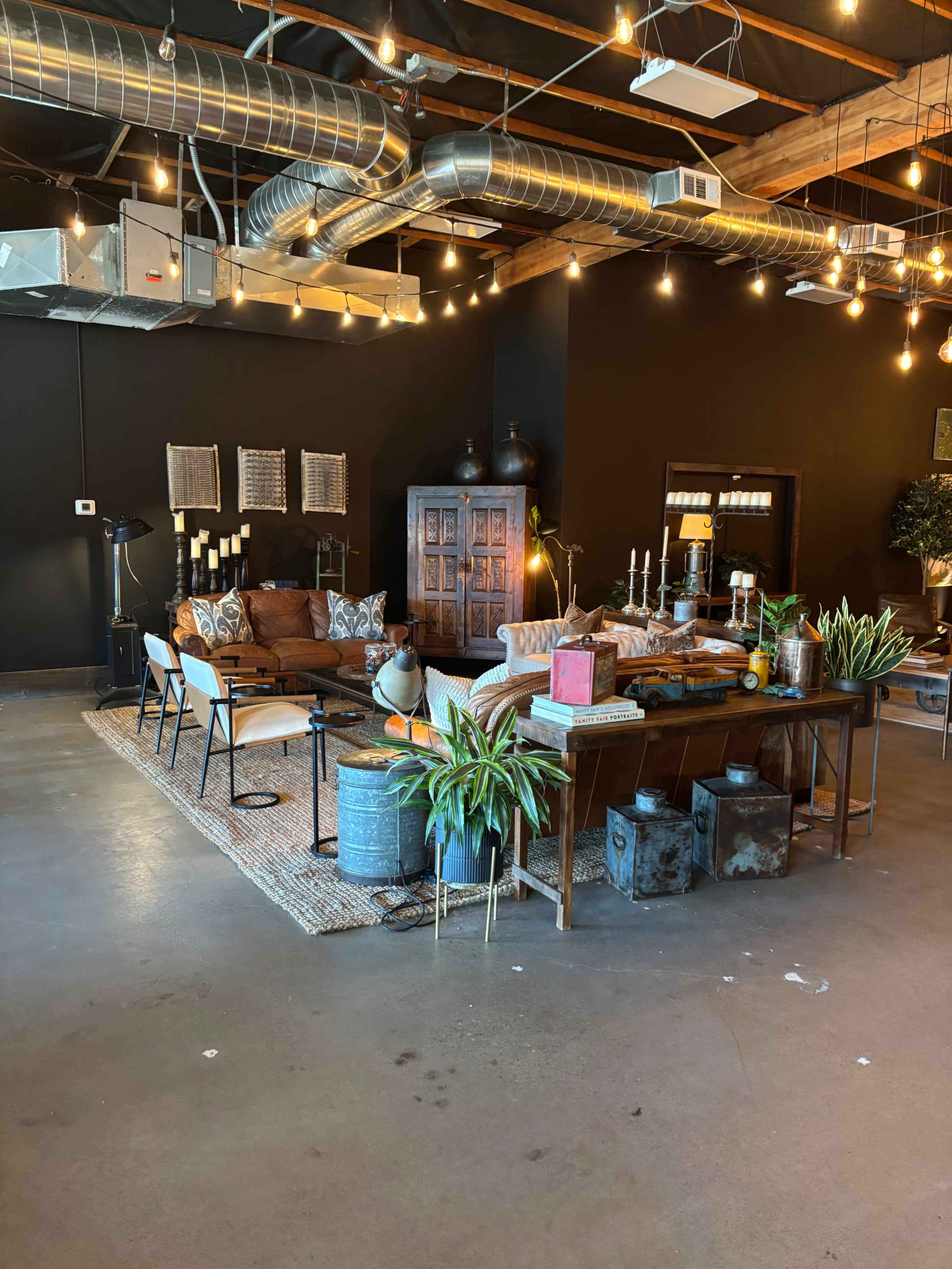 Fully furnished venue with easy I-5 access Image in Northgate, Salem, OR