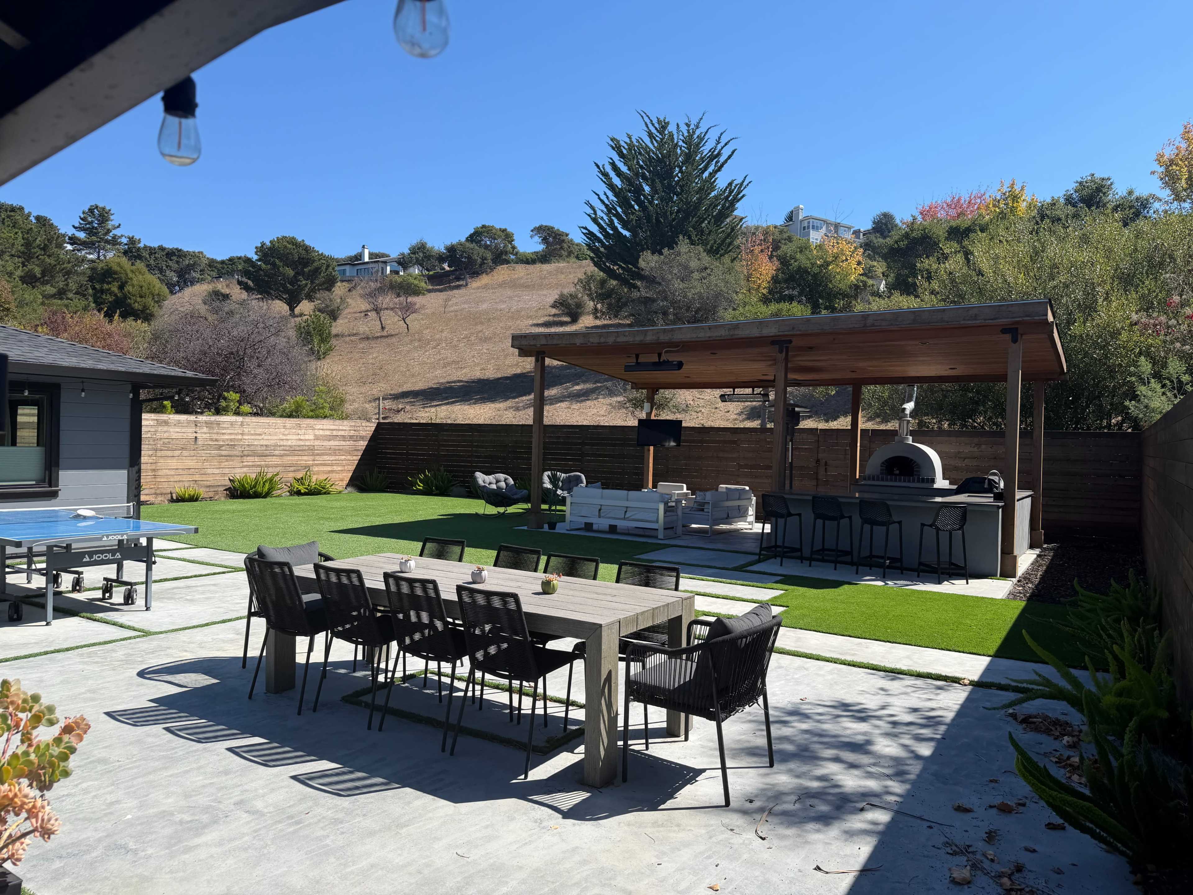 Stylish Outdoor Event Space With Covered Area and Outdoor Kitchen Image in Belvedere Tiburon, Belvedere Tiburon, CA
