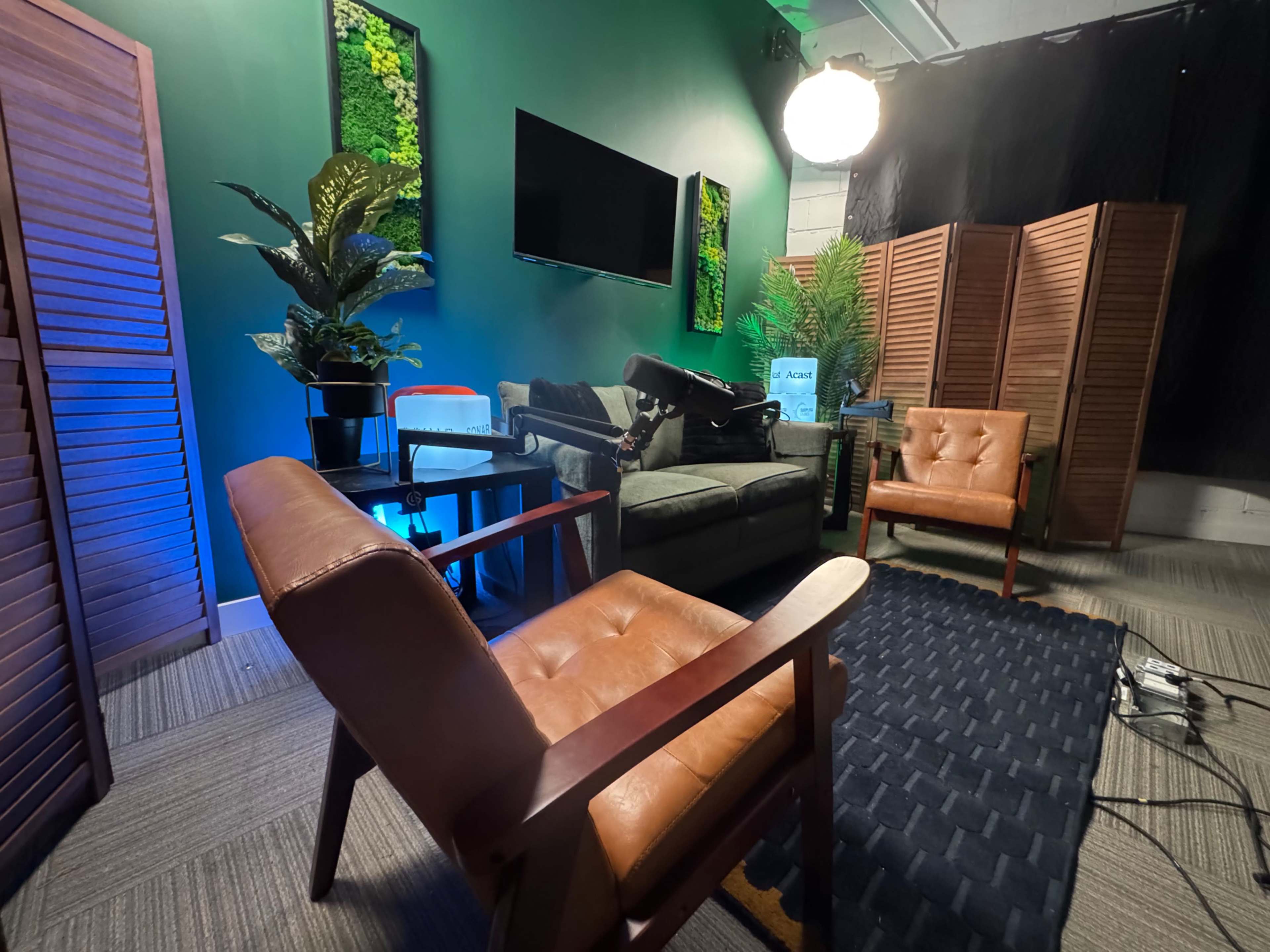 Pro Podcast Studio Sponsored by Acast Image in Niagara, Toronto, ON