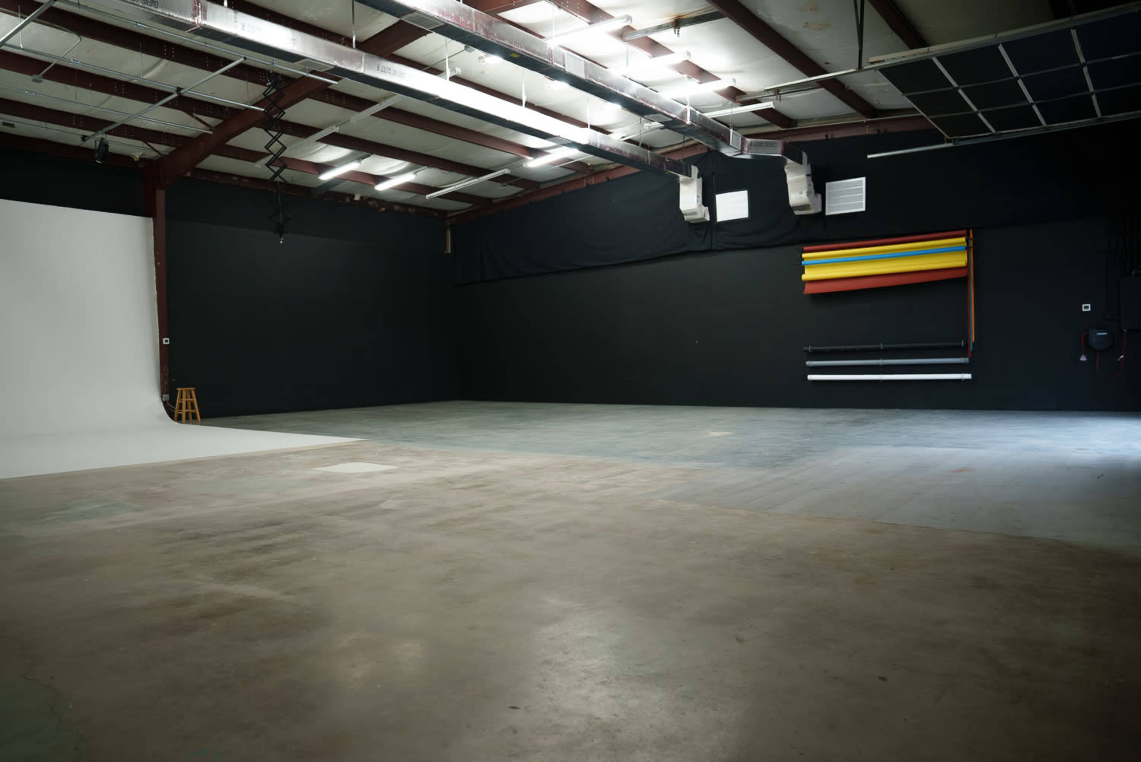 Film and Photo Production Studio/White Cyc/Warehouse/Open Set Studios Image in Valley Forge, San Antonio, TX