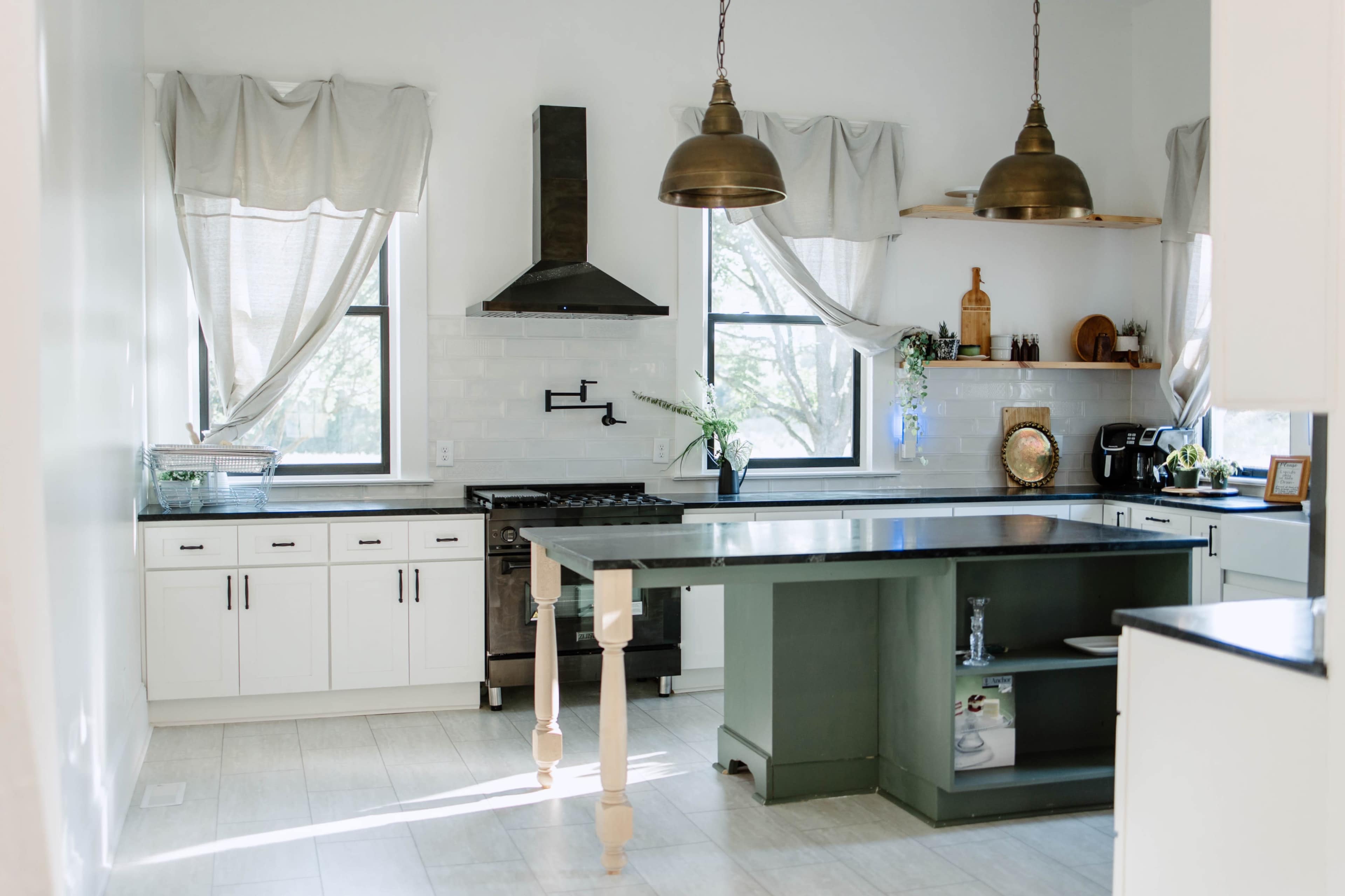 Historic House & picturesque grounds near Downtown Image in , Clayton, NC